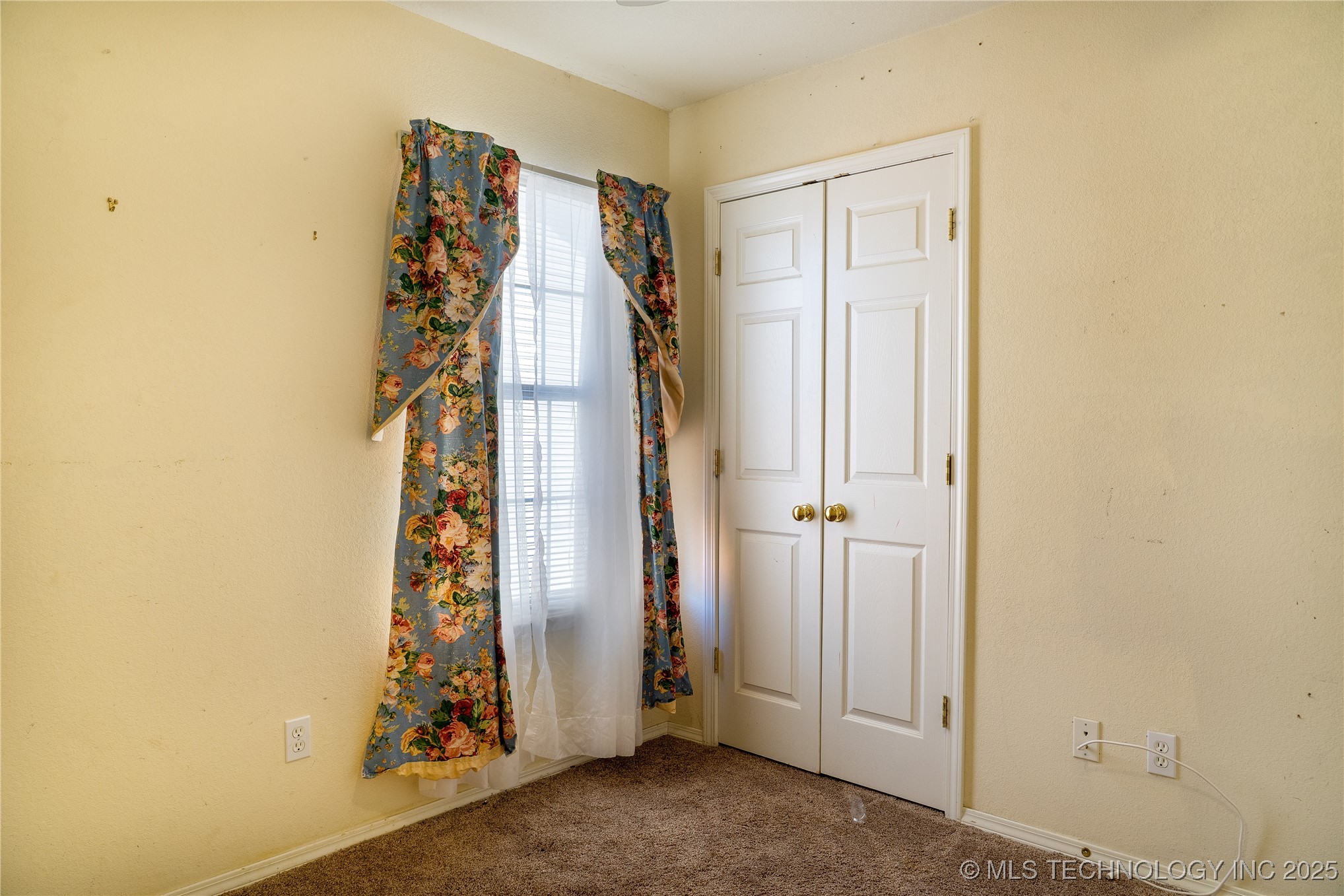 1230 W Dupont Street