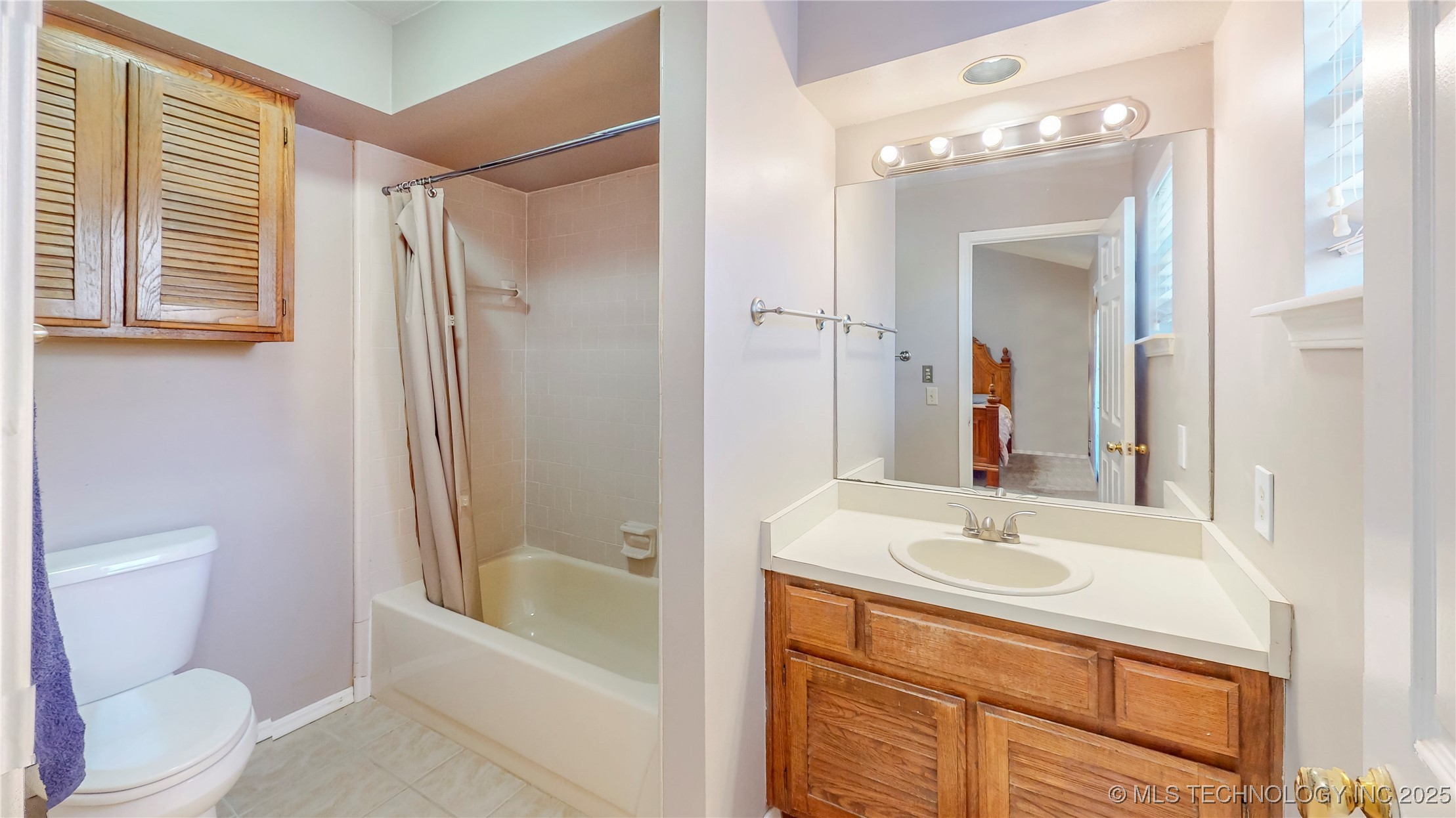 8906 S OXFORD Avenue S 303