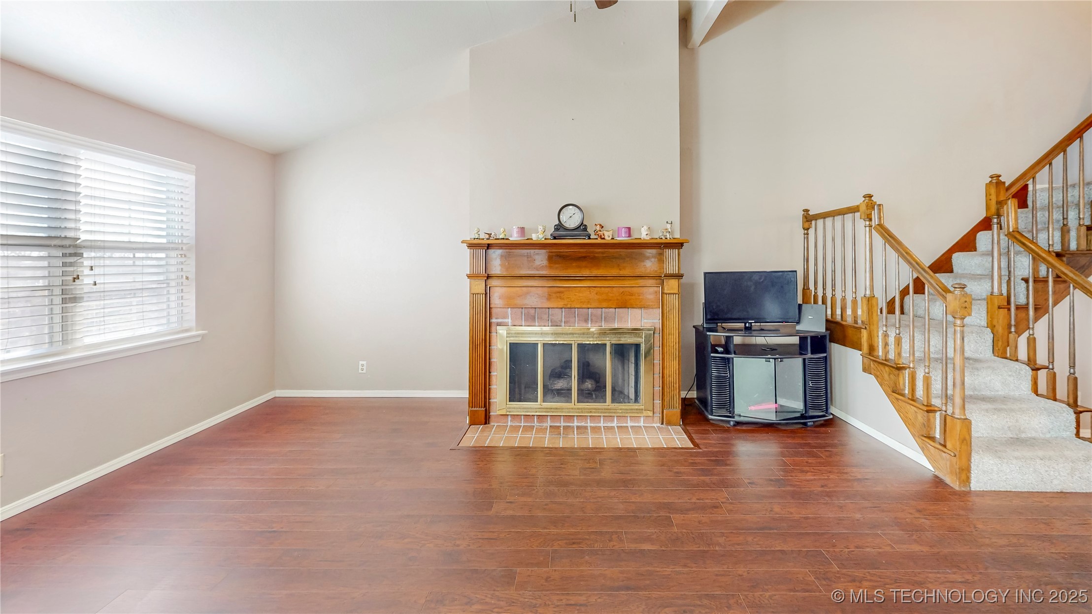 8906 S OXFORD Avenue S 303