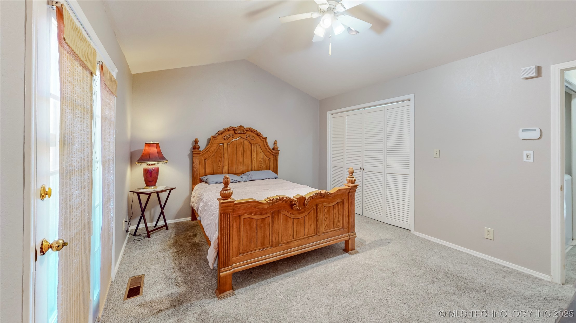 8906 S OXFORD Avenue S 303