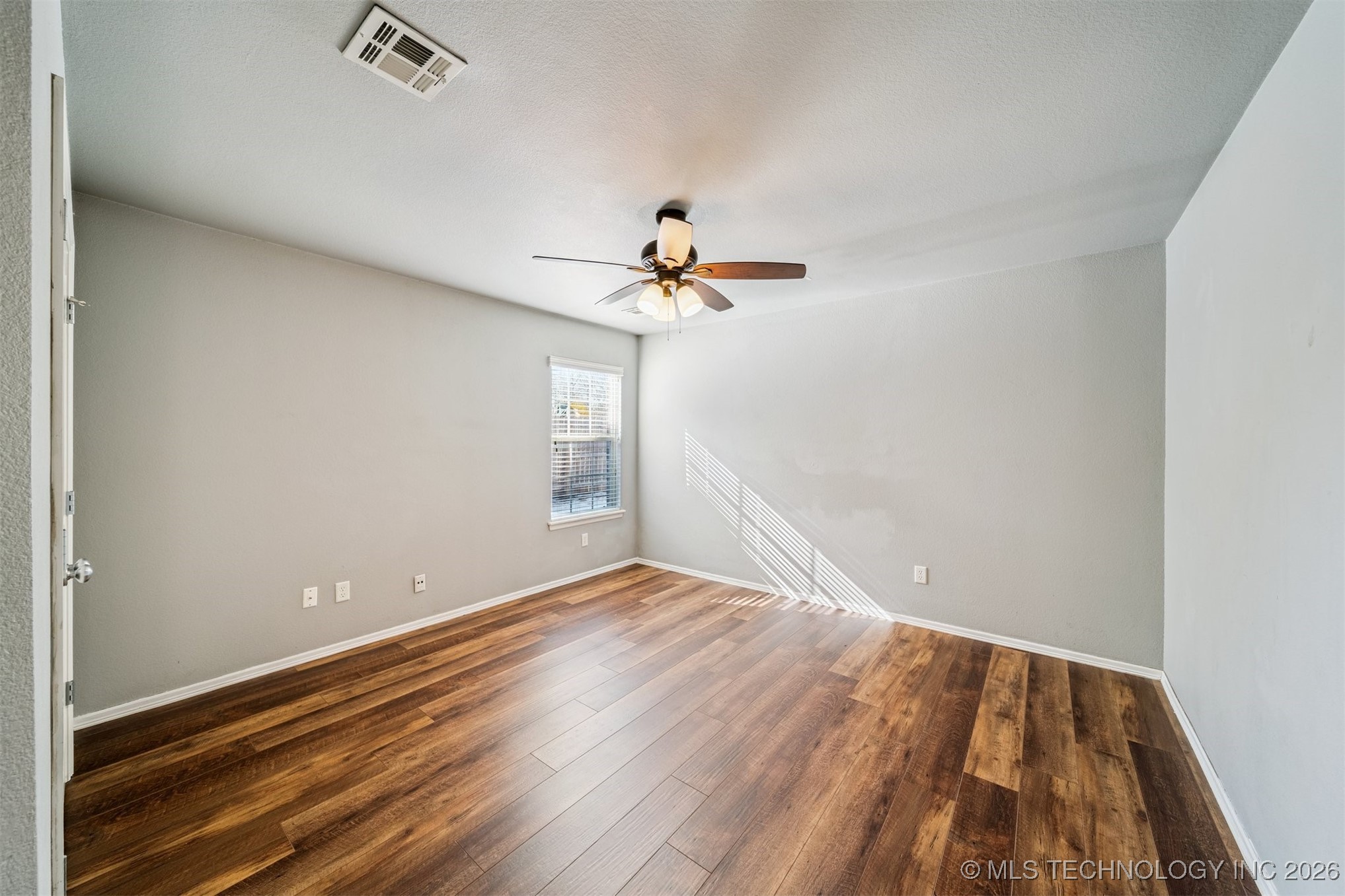 11710 S Willow Place