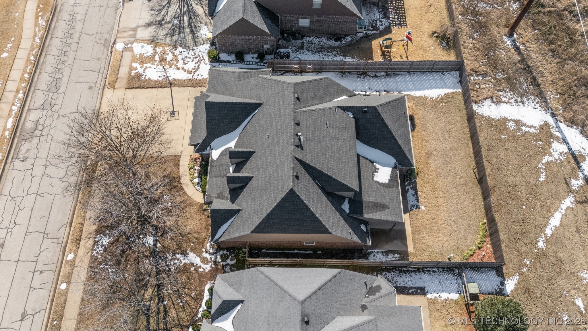 11710 S Willow Place