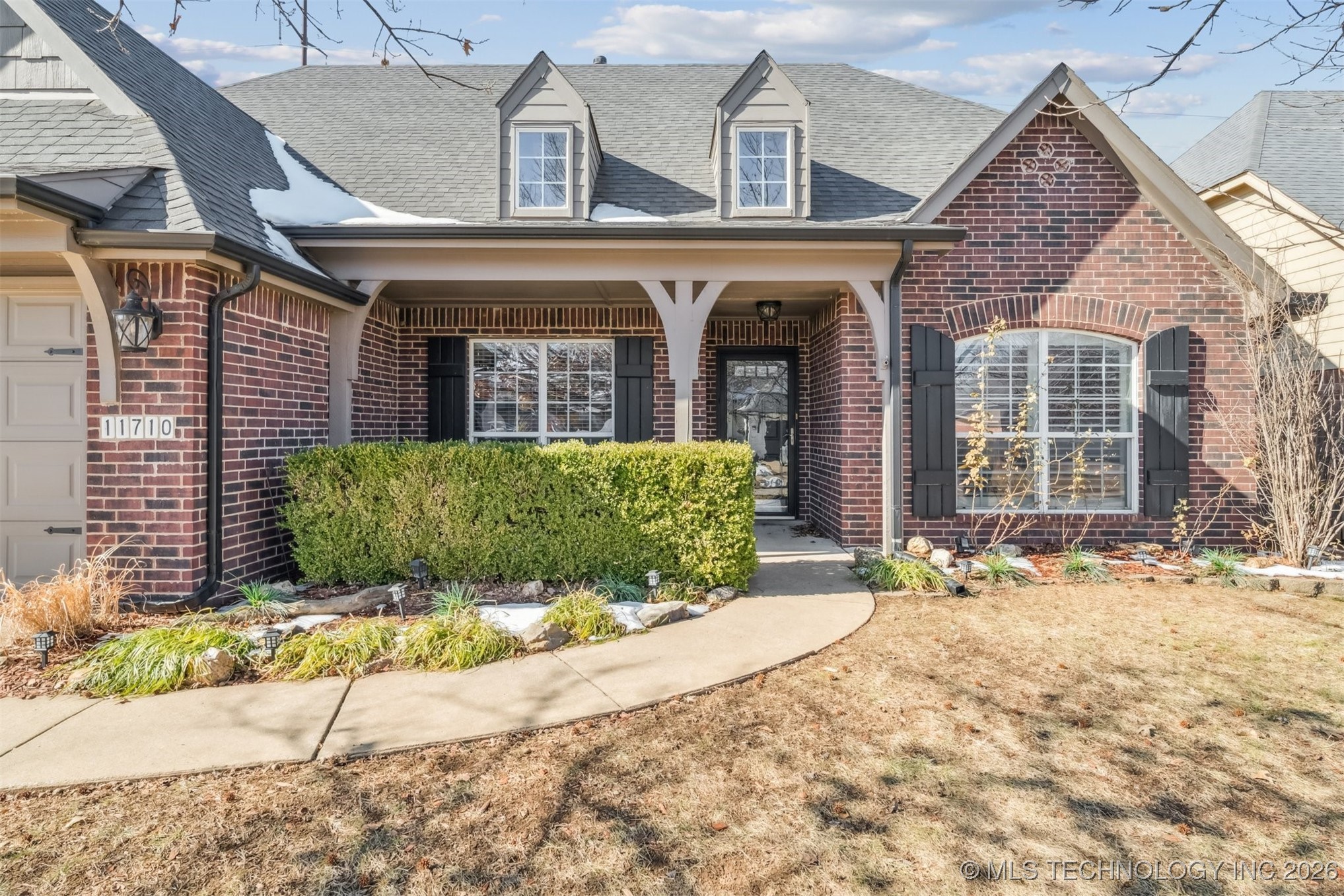 11710 S Willow Place