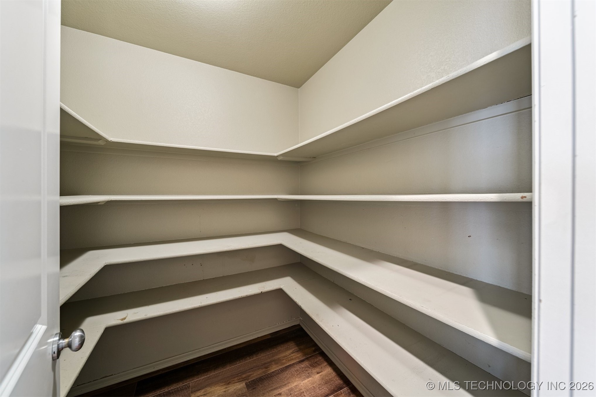 11710 S Willow Place