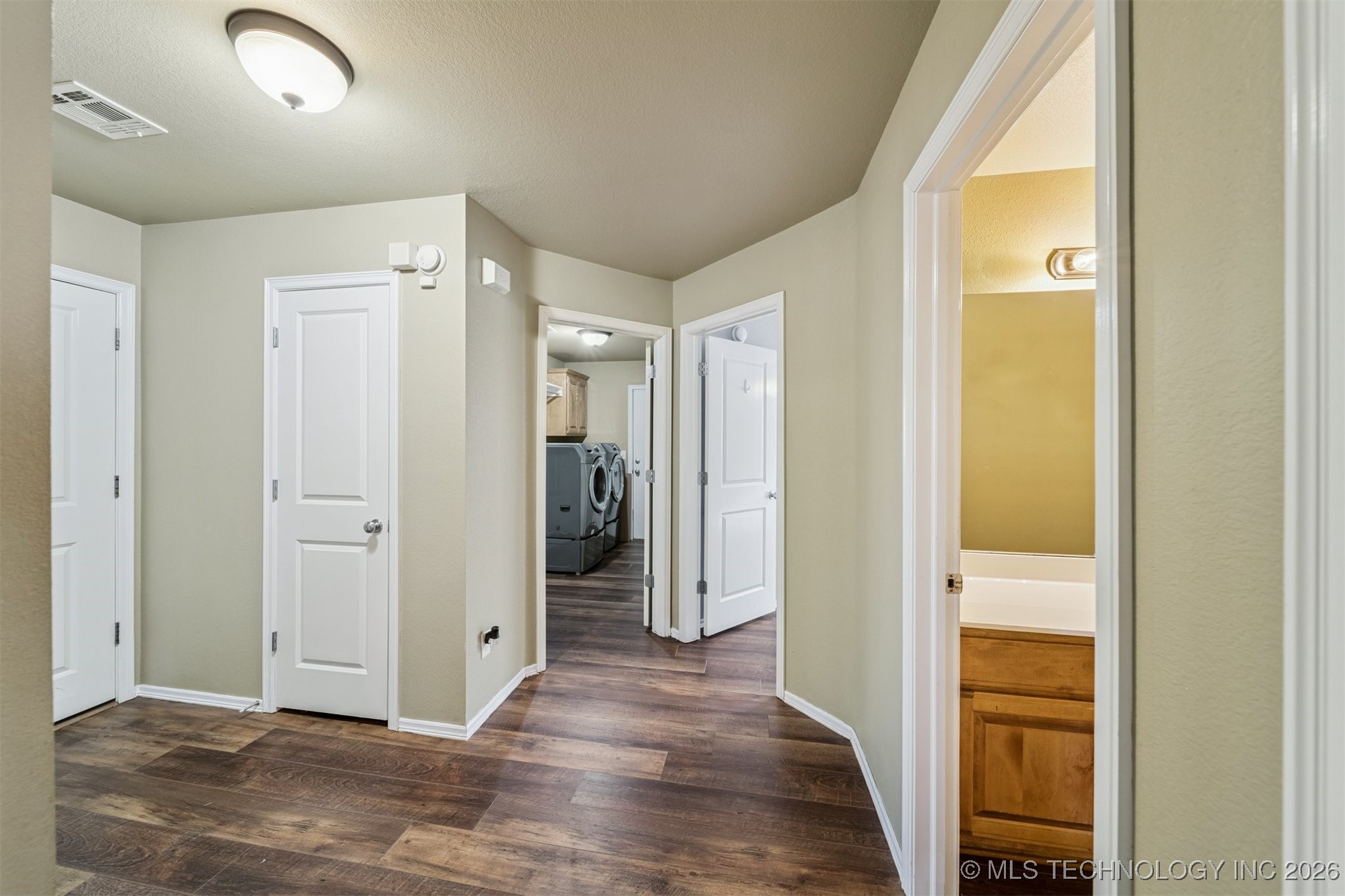 11710 S Willow Place