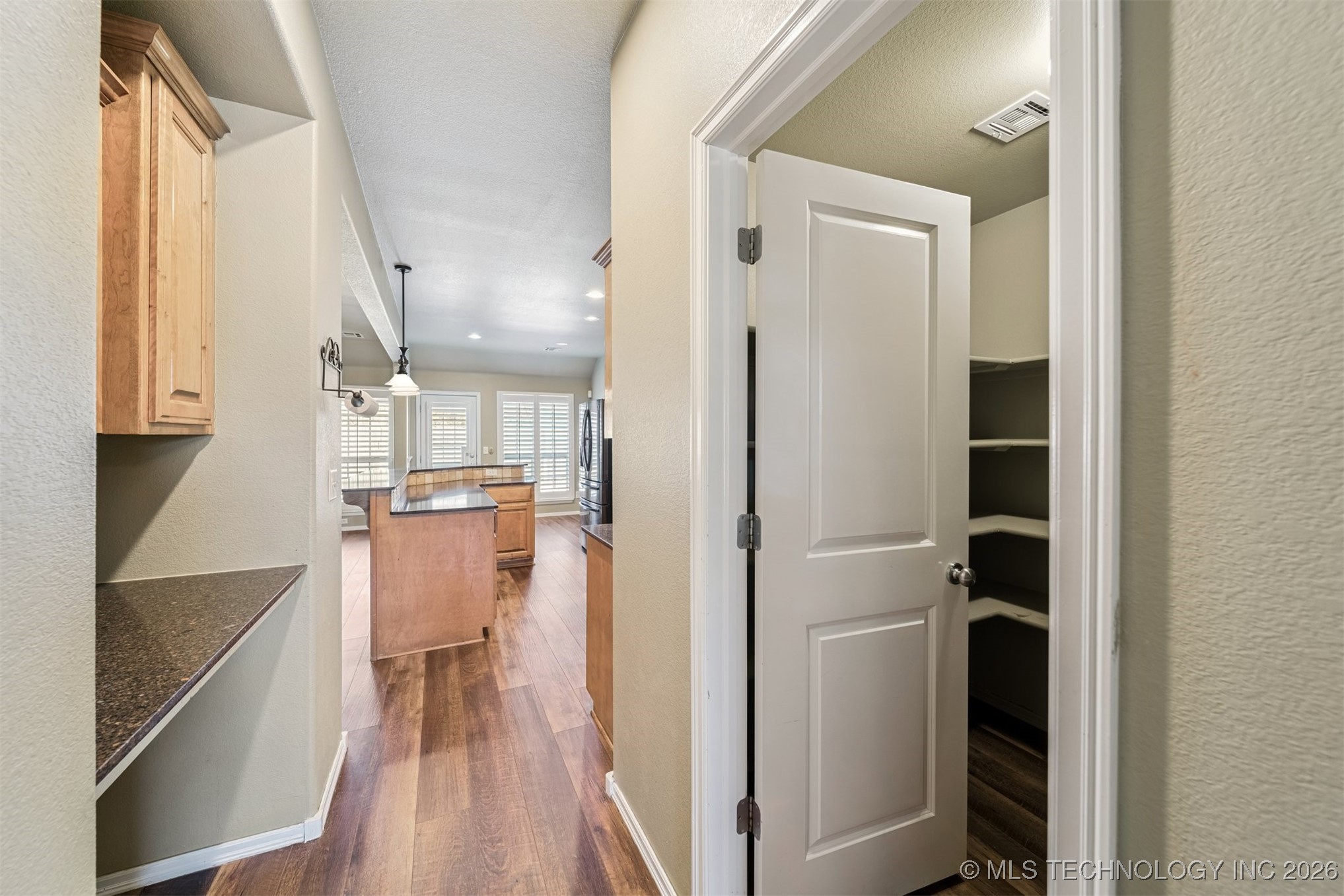 11710 S Willow Place