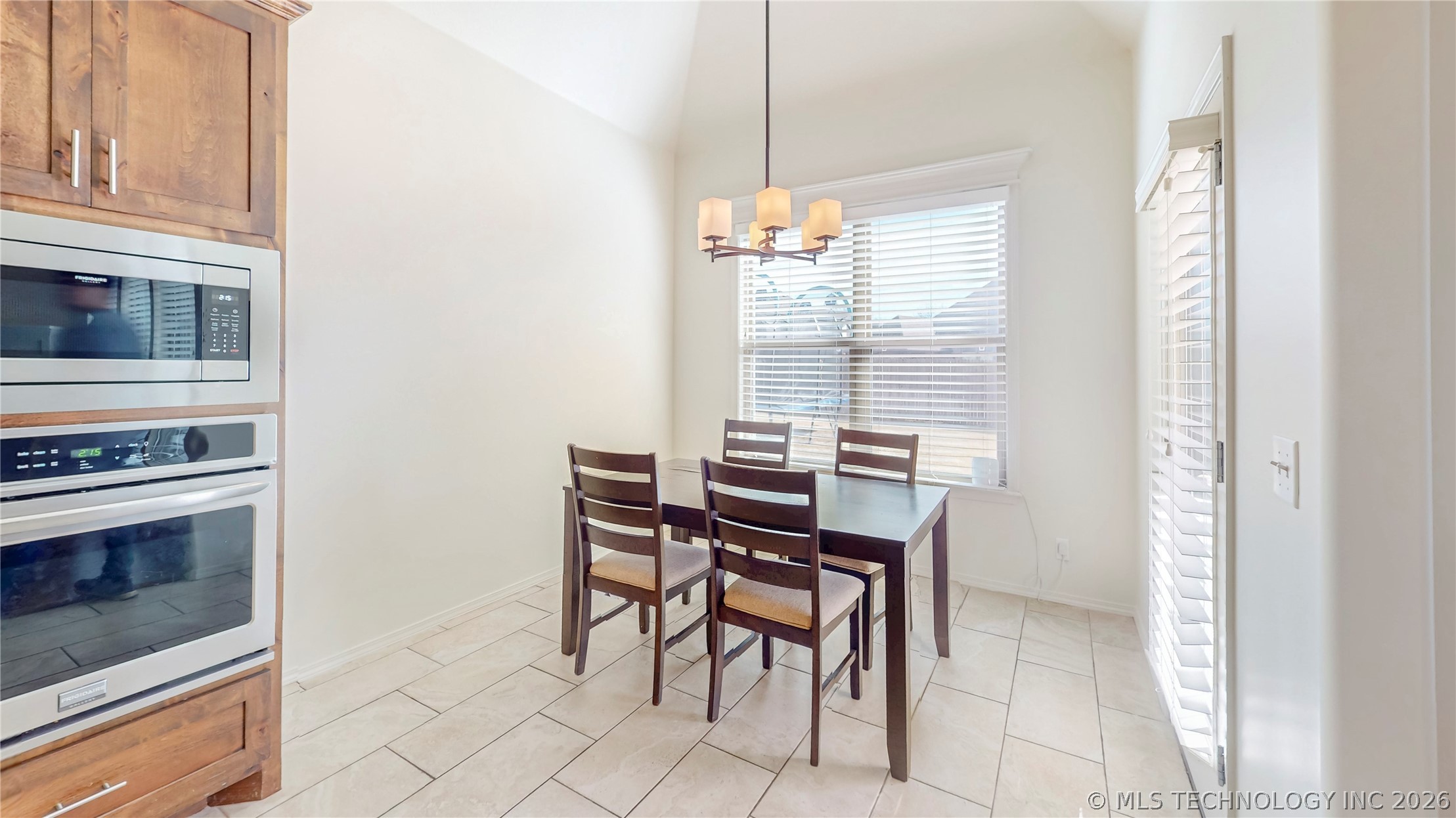 1601 E Pasadena Street