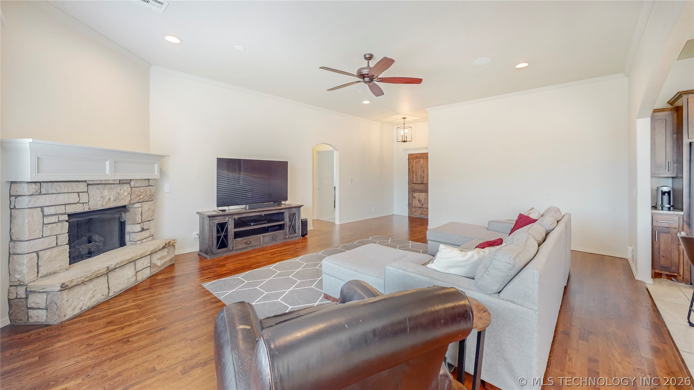 1601 E Pasadena Street