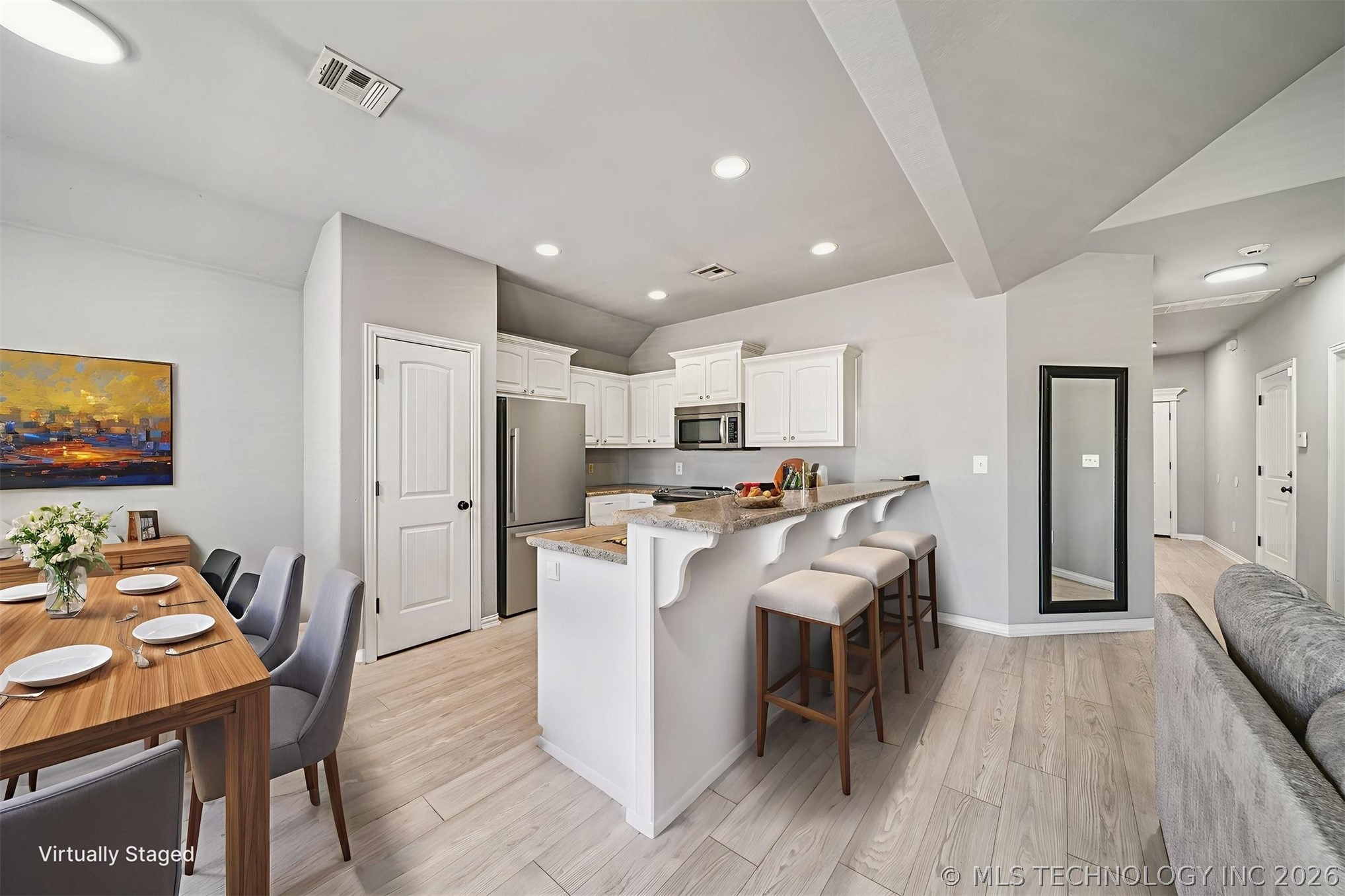 1417 E 145th Street S