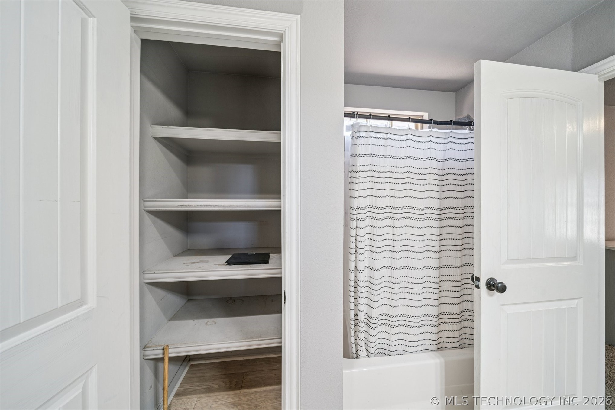 1417 E 145th Street S