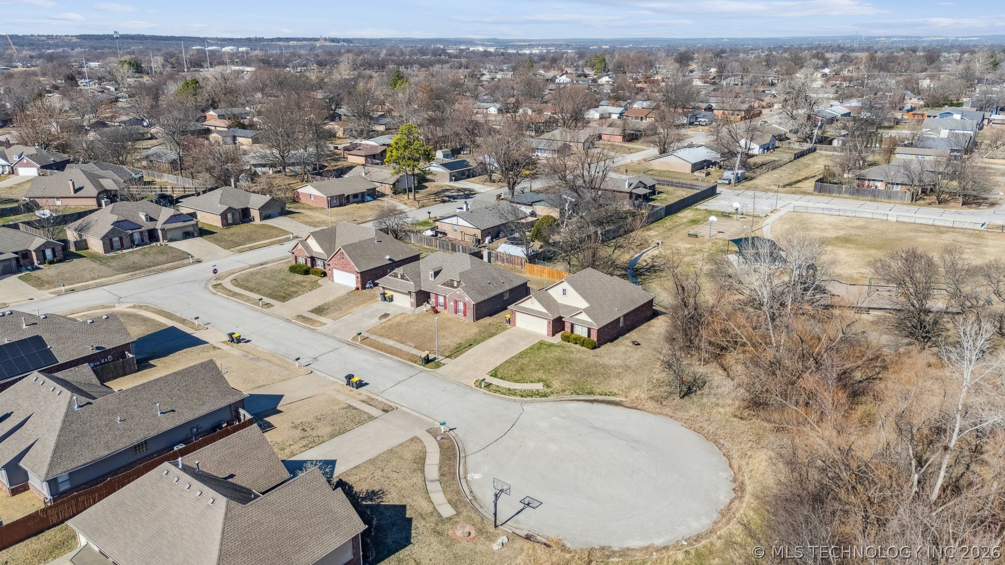 1417 E 145th Street S