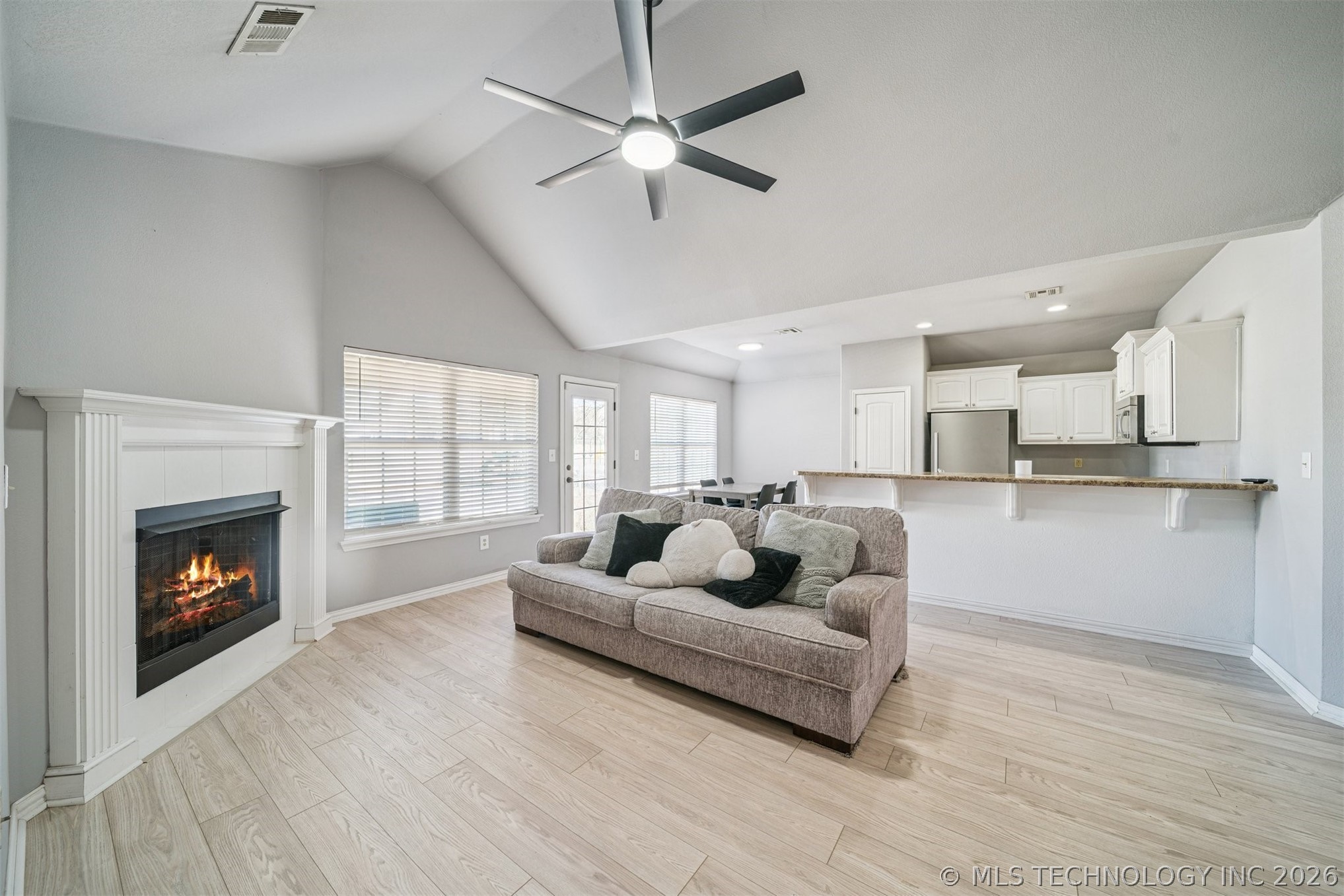 1417 E 145th Street S