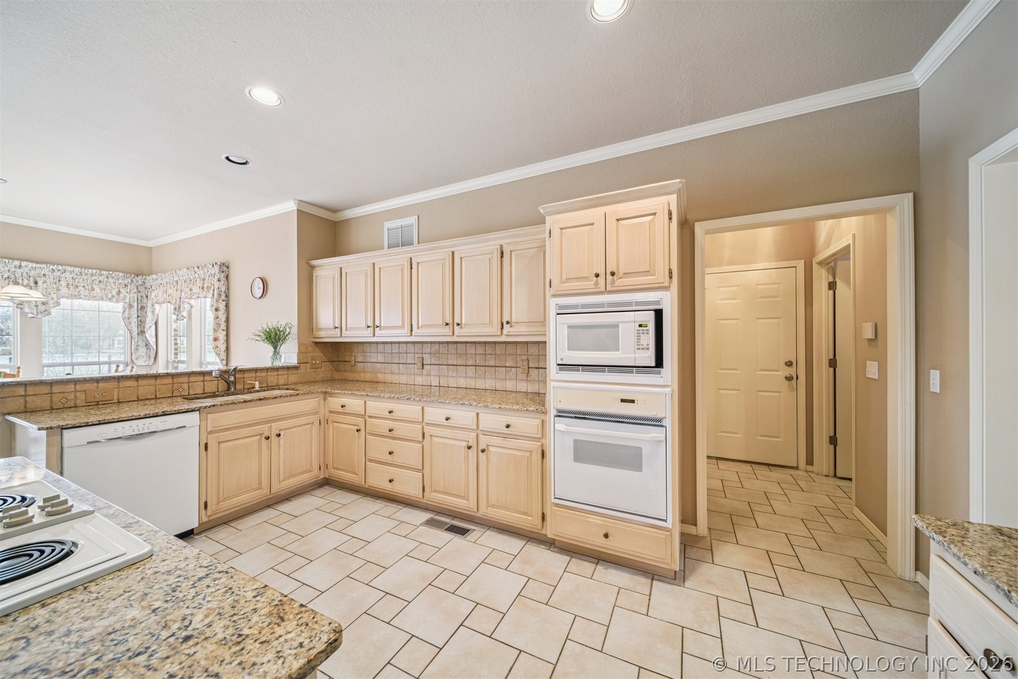 12231 S 18th Avenue E