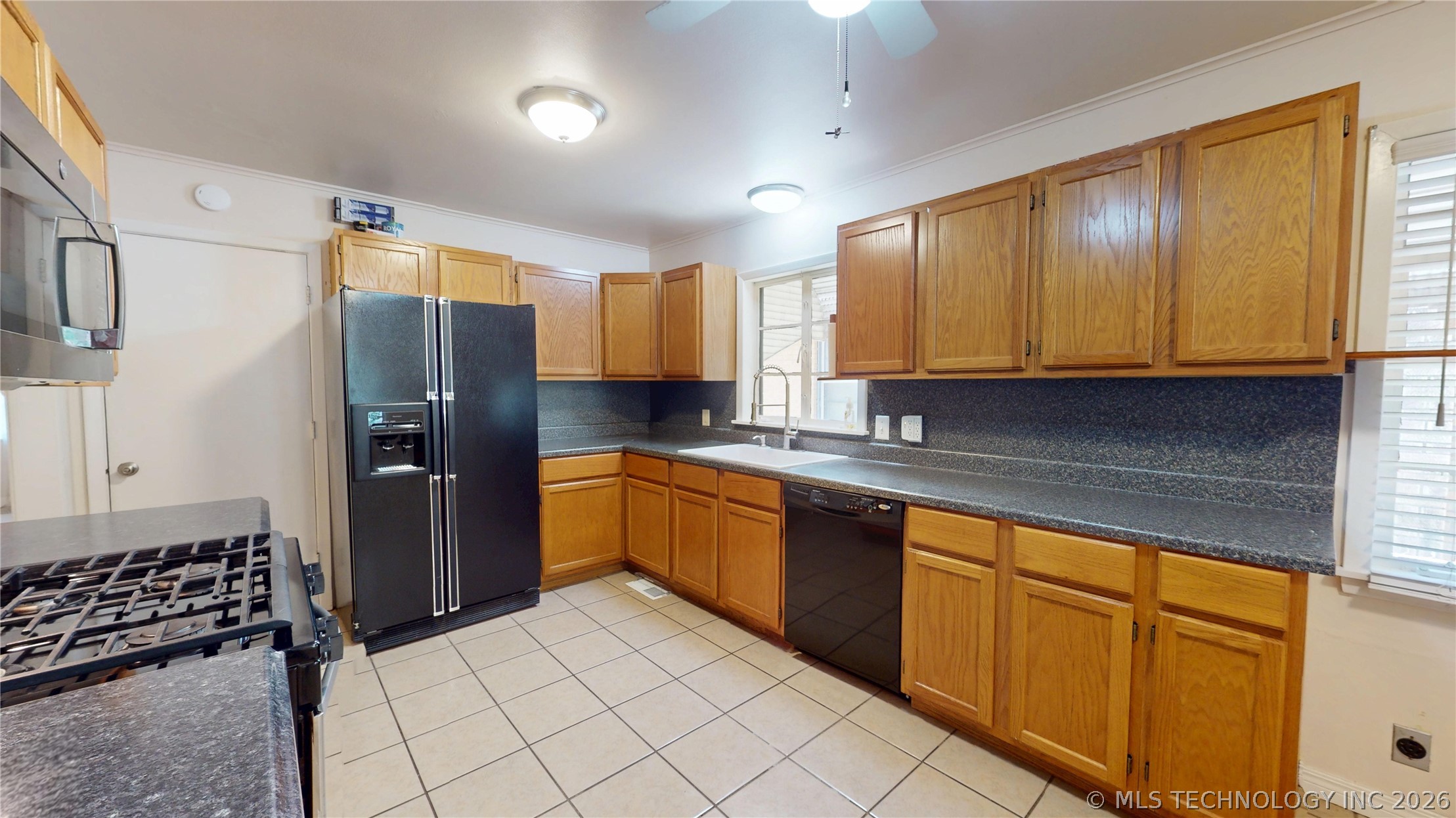 1535 E 54th Street