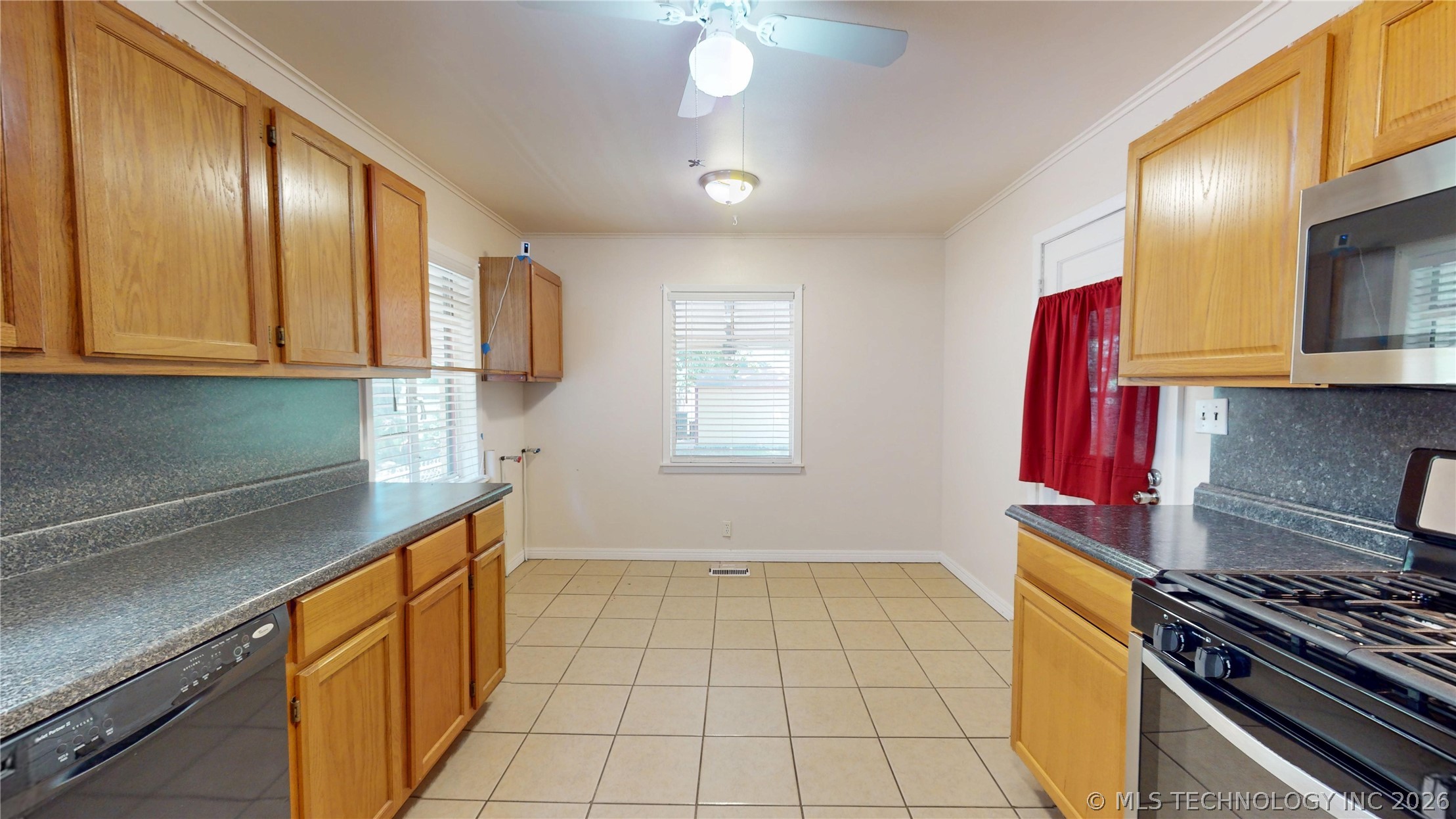 1535 E 54th Street