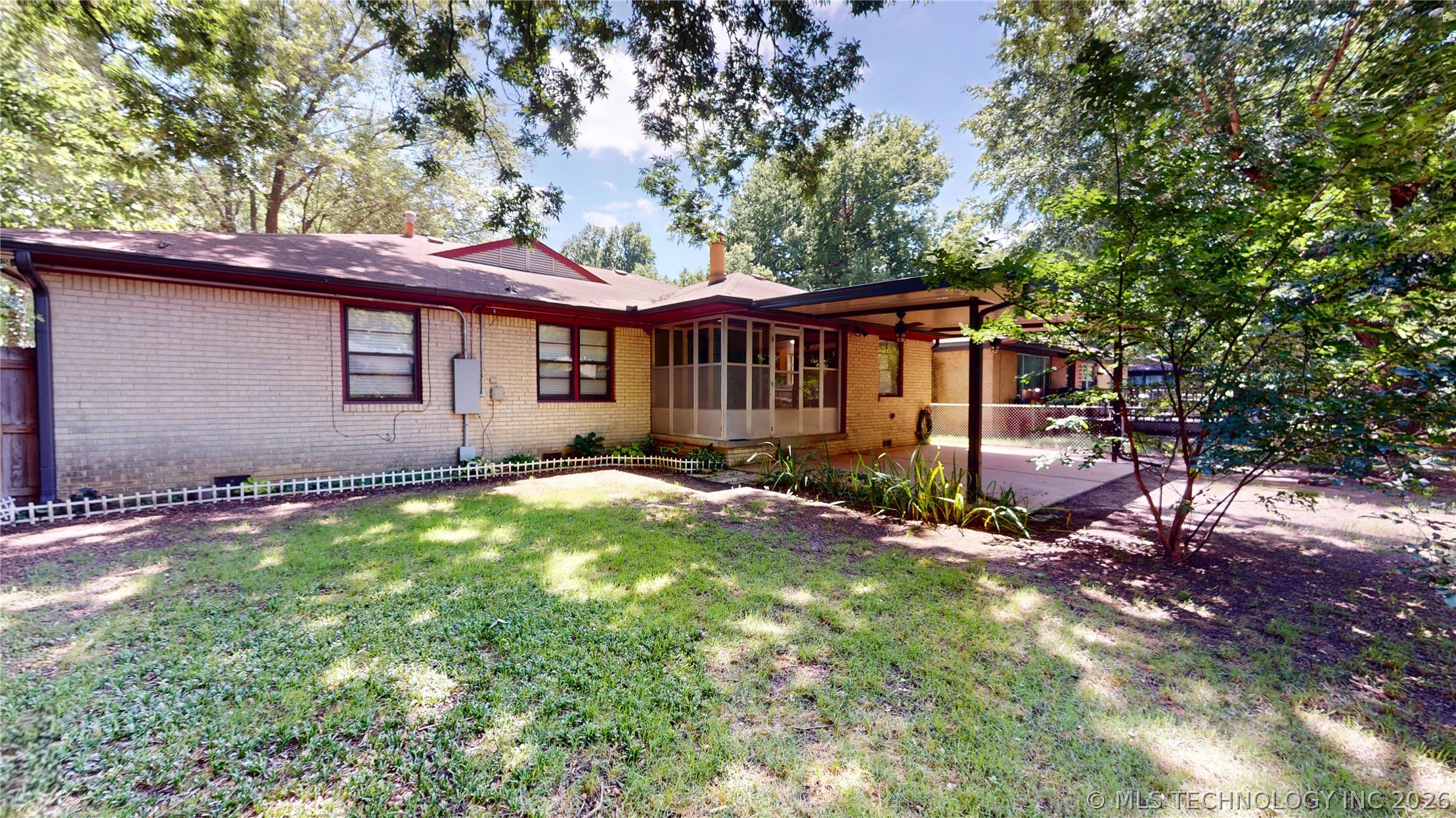 1535 E 54th Street