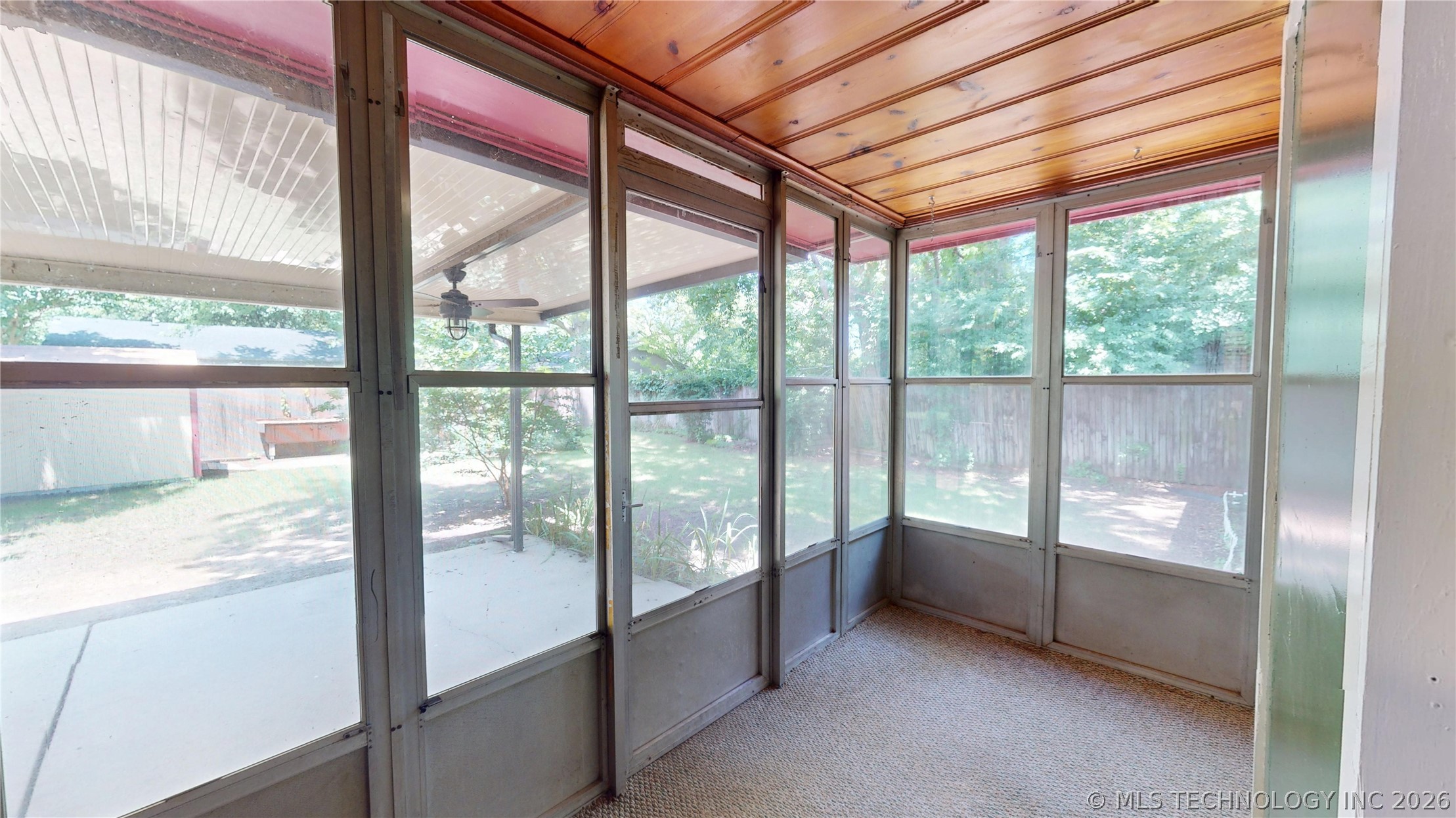 1535 E 54th Street
