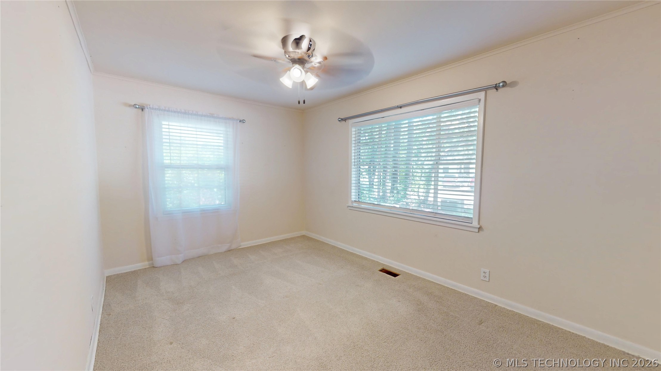 1535 E 54th Street