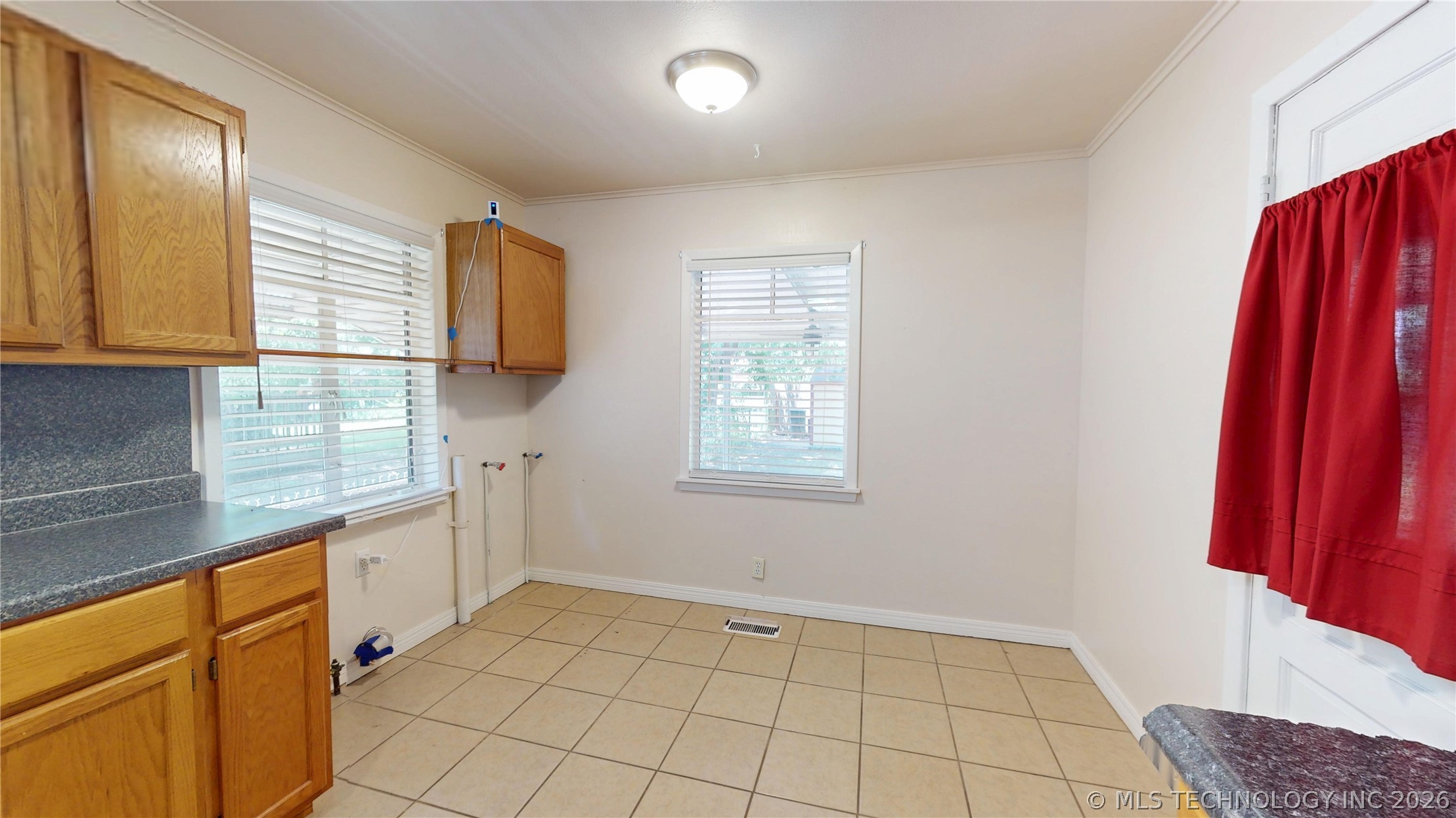 1535 E 54th Street