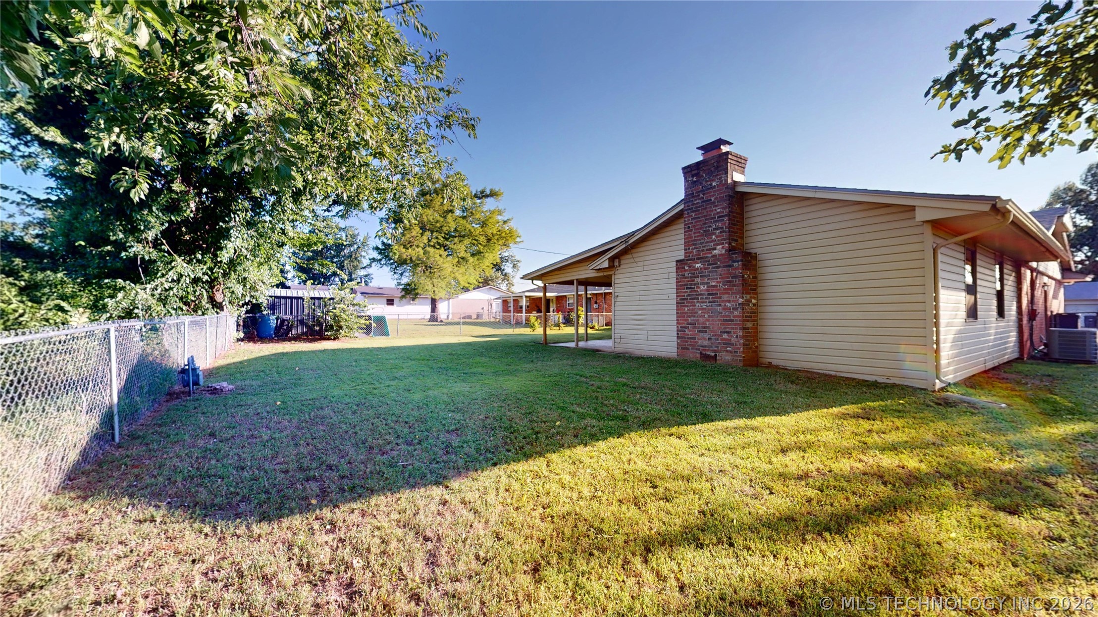 4403 N Chapman