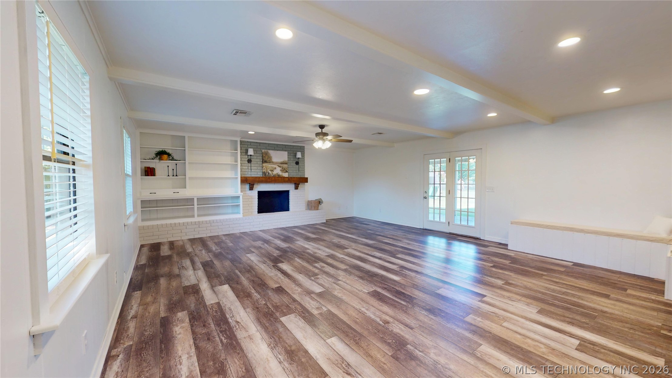 4403 N Chapman