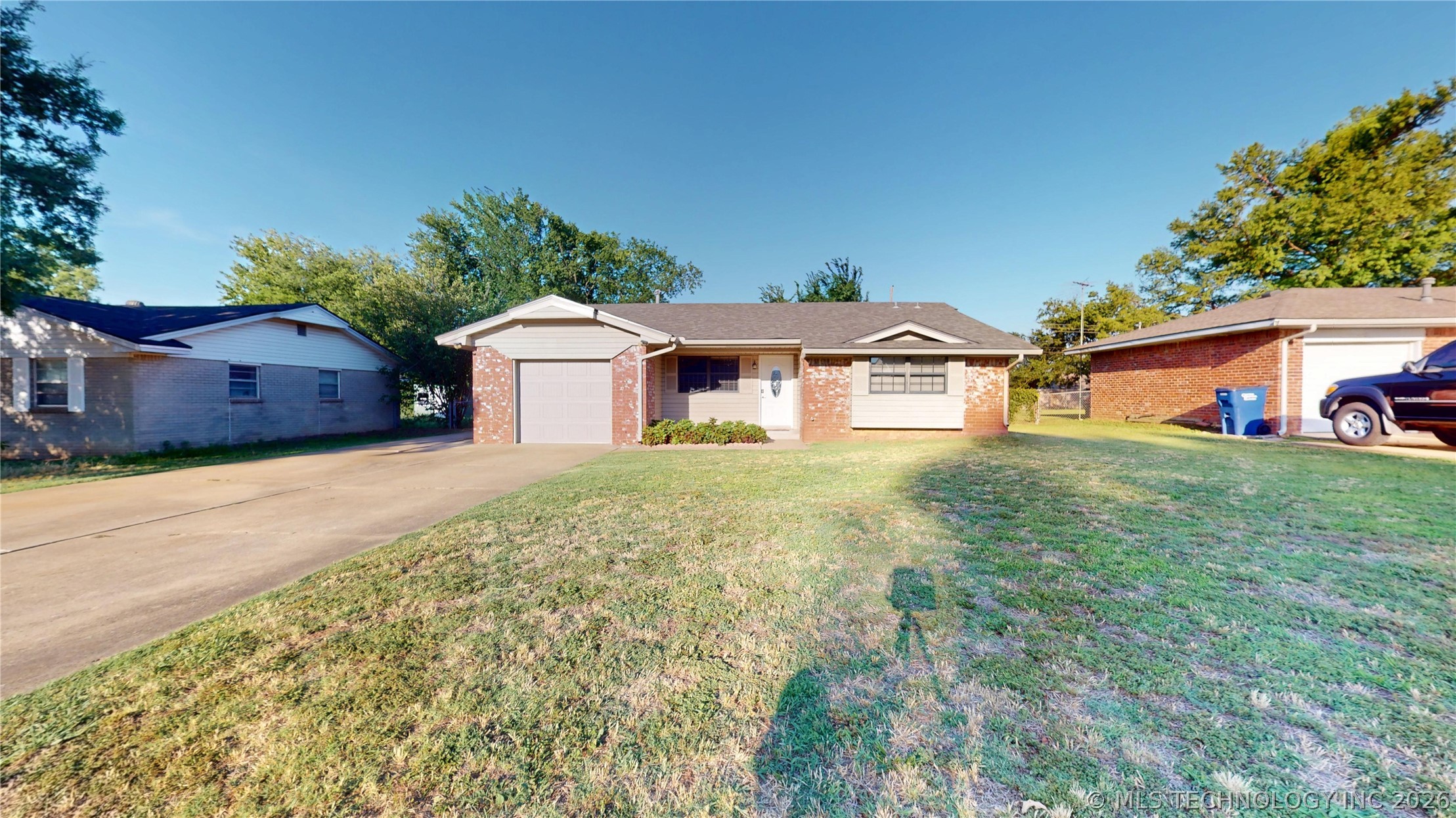 4403 N Chapman