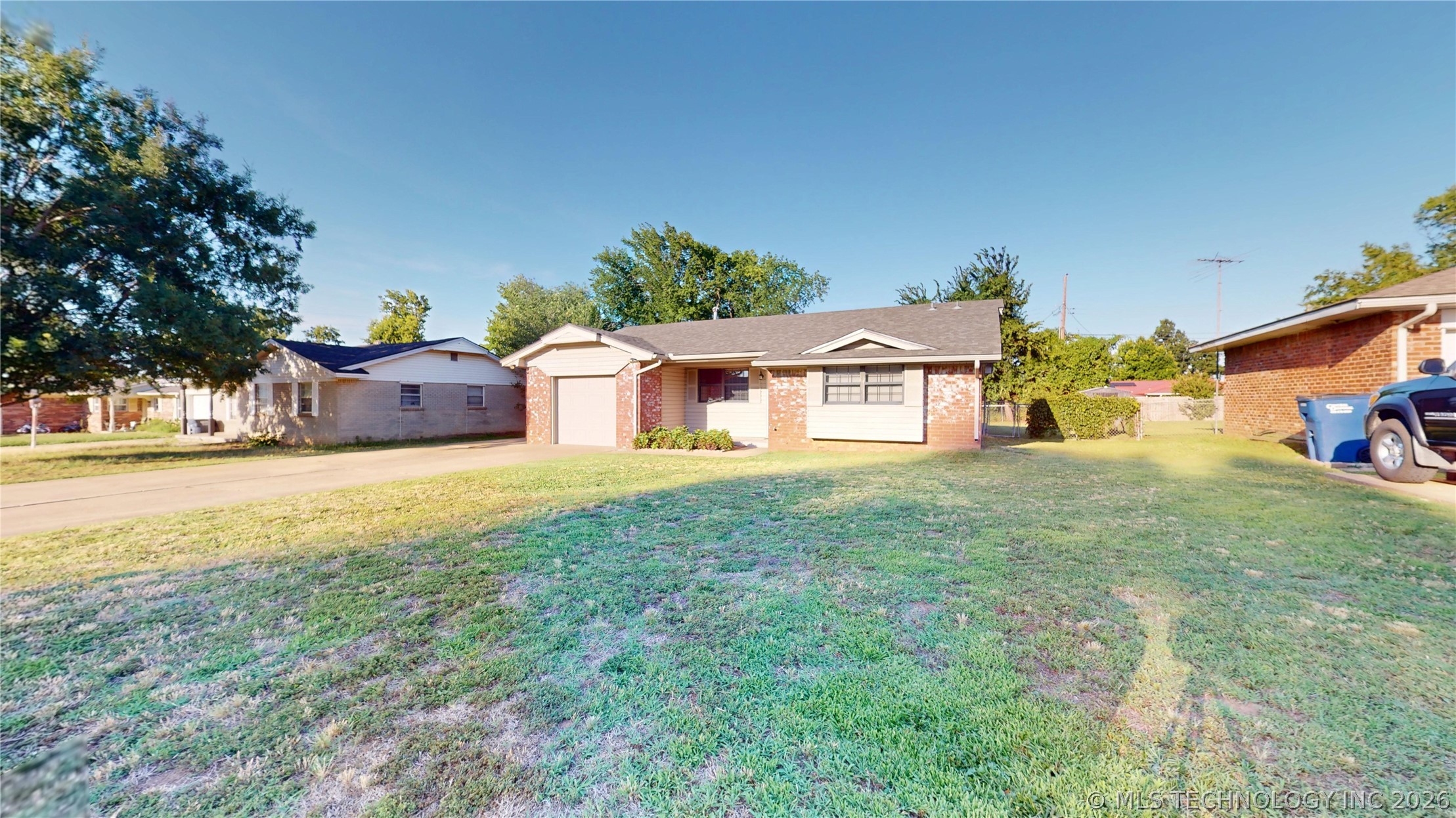 4403 N Chapman