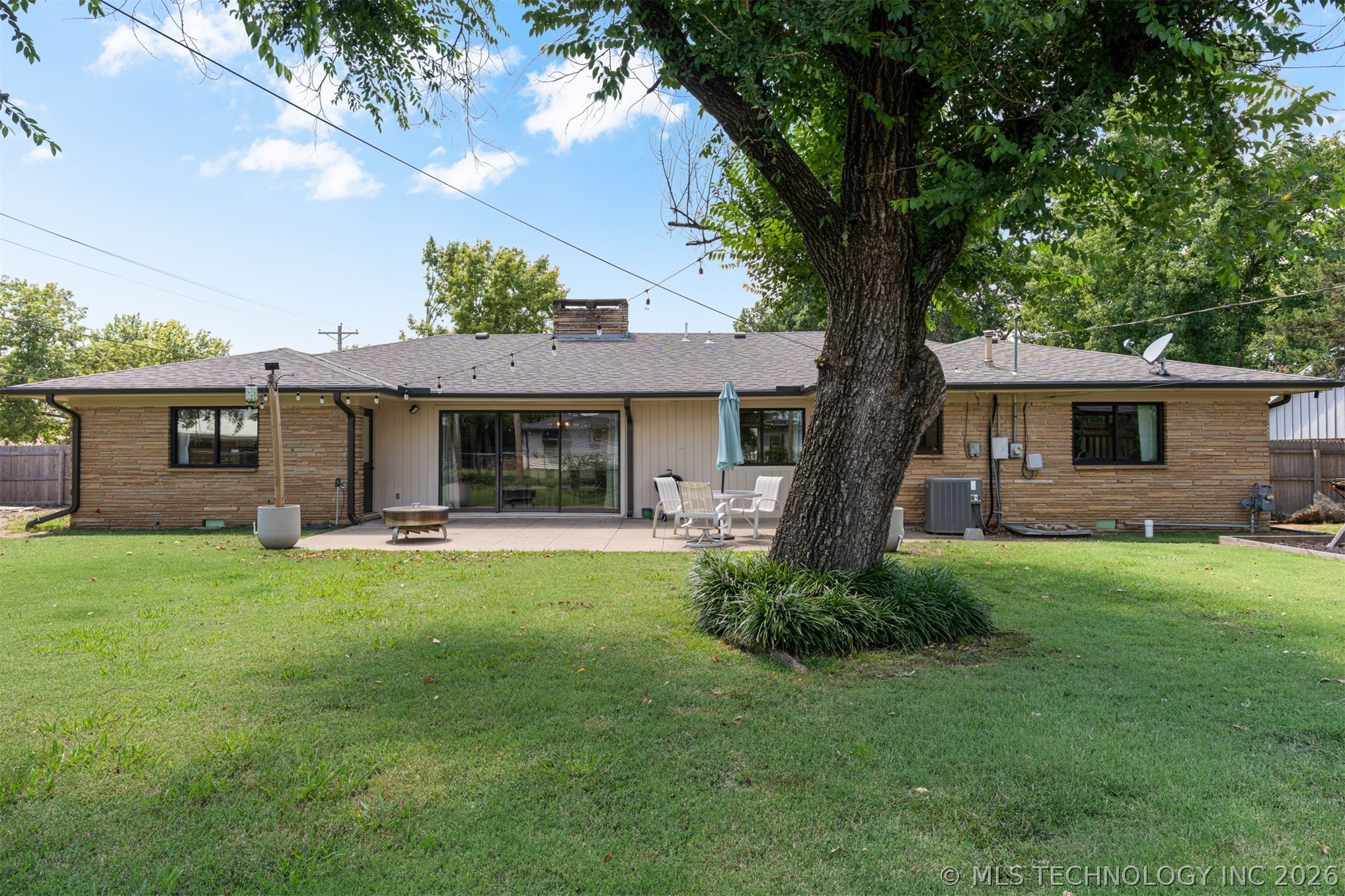1402 N Louisville Avenue