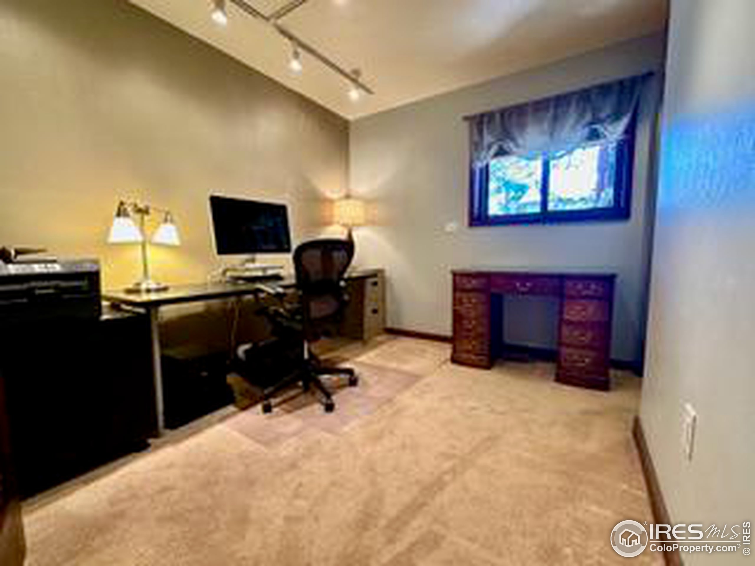 118 Meadowlook Way