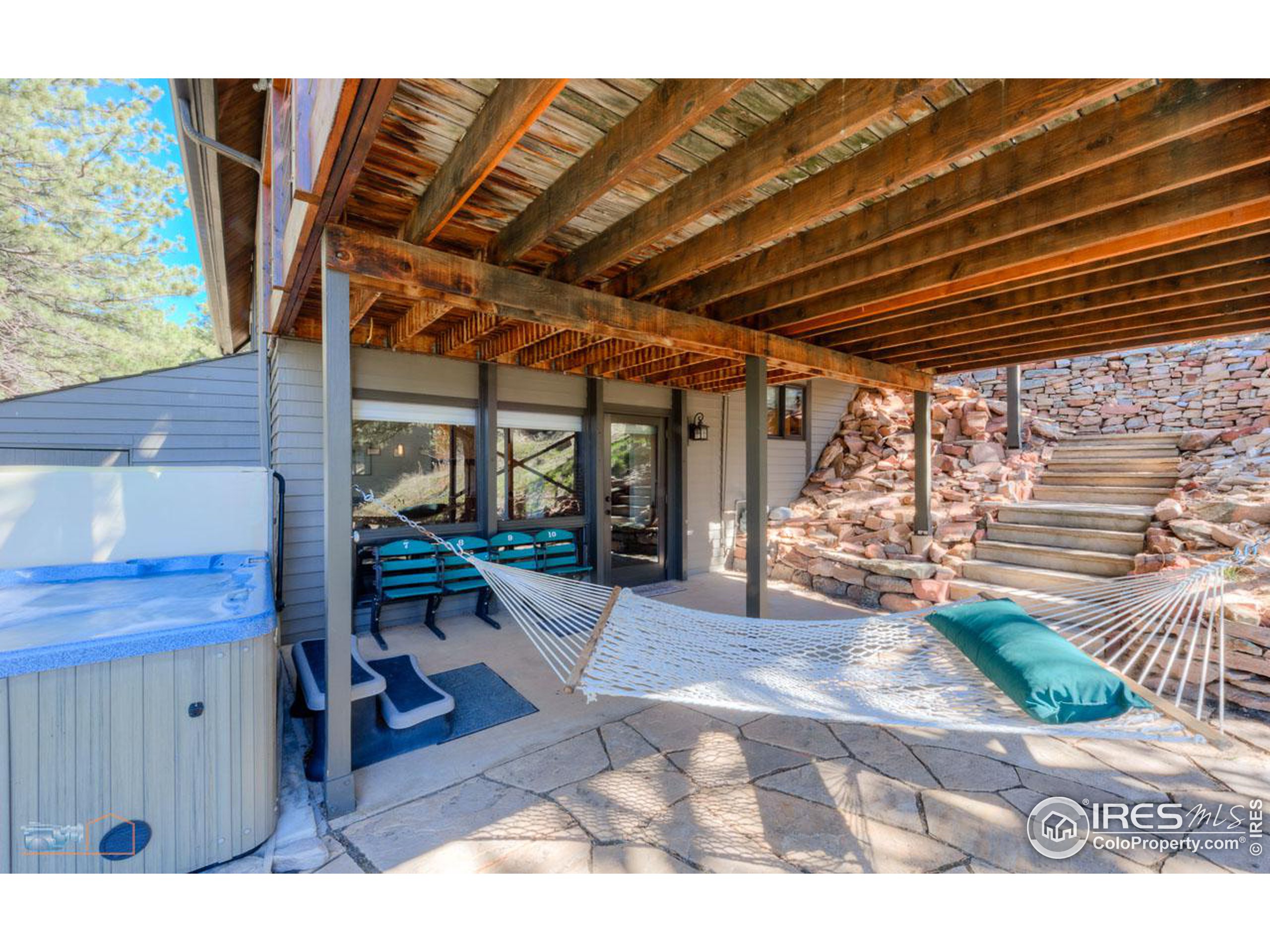 118 Meadowlook Way
