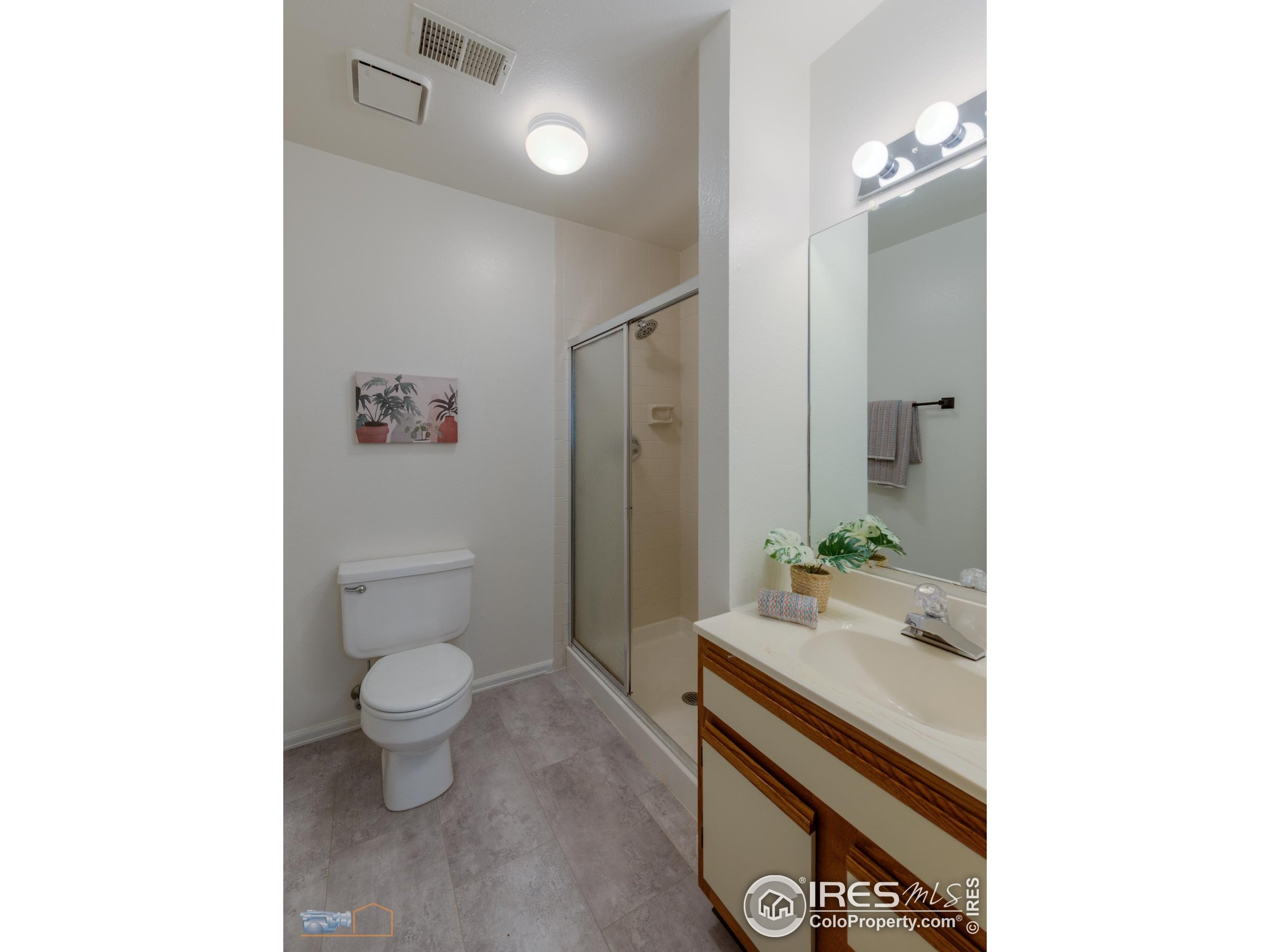 67 Mineola Ct