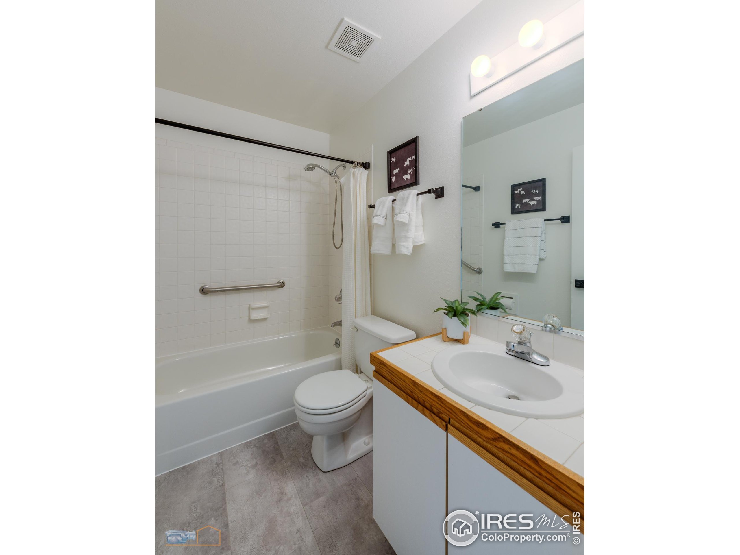 67 Mineola Ct