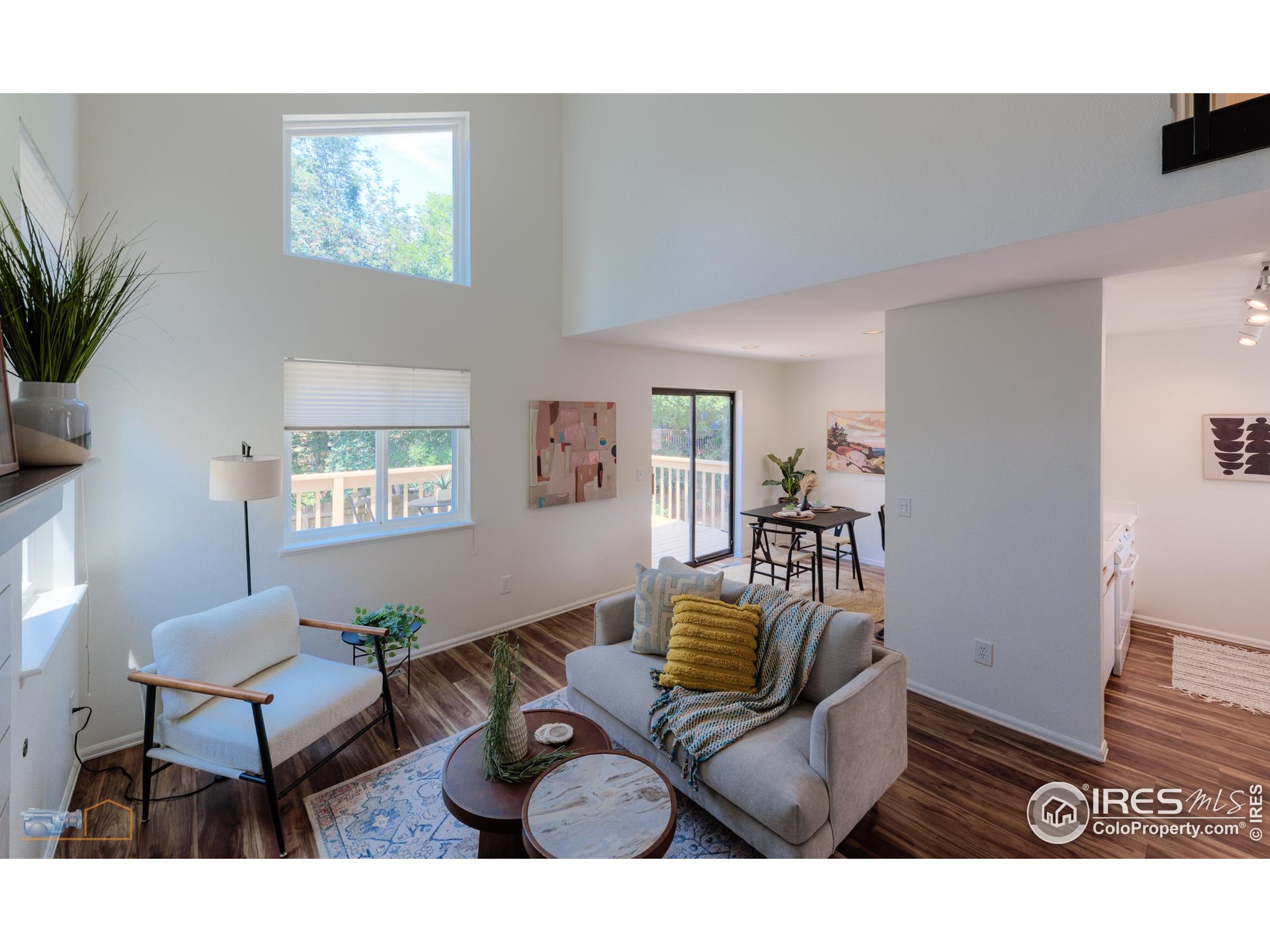 67 Mineola Ct