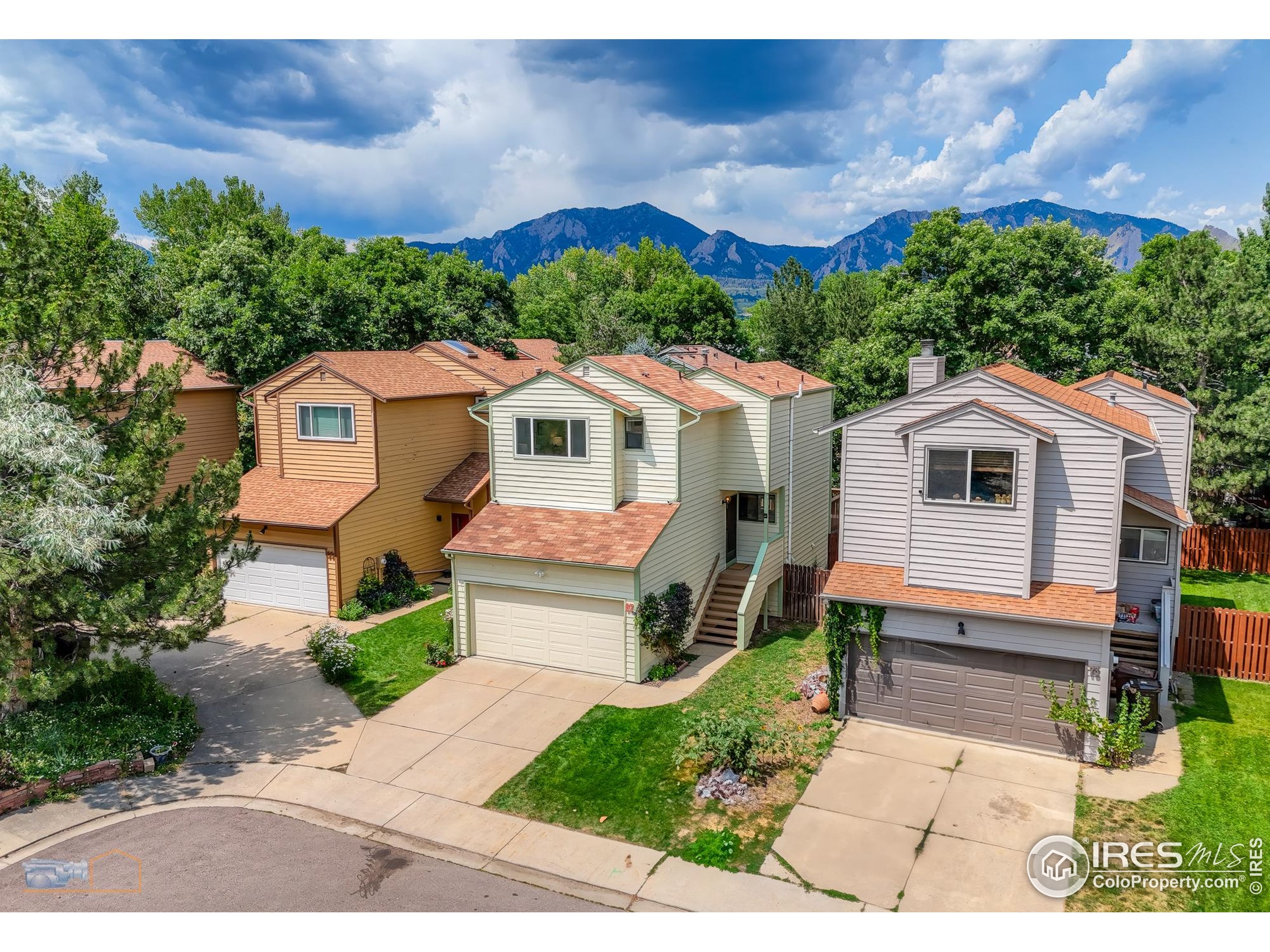 67 Mineola Ct