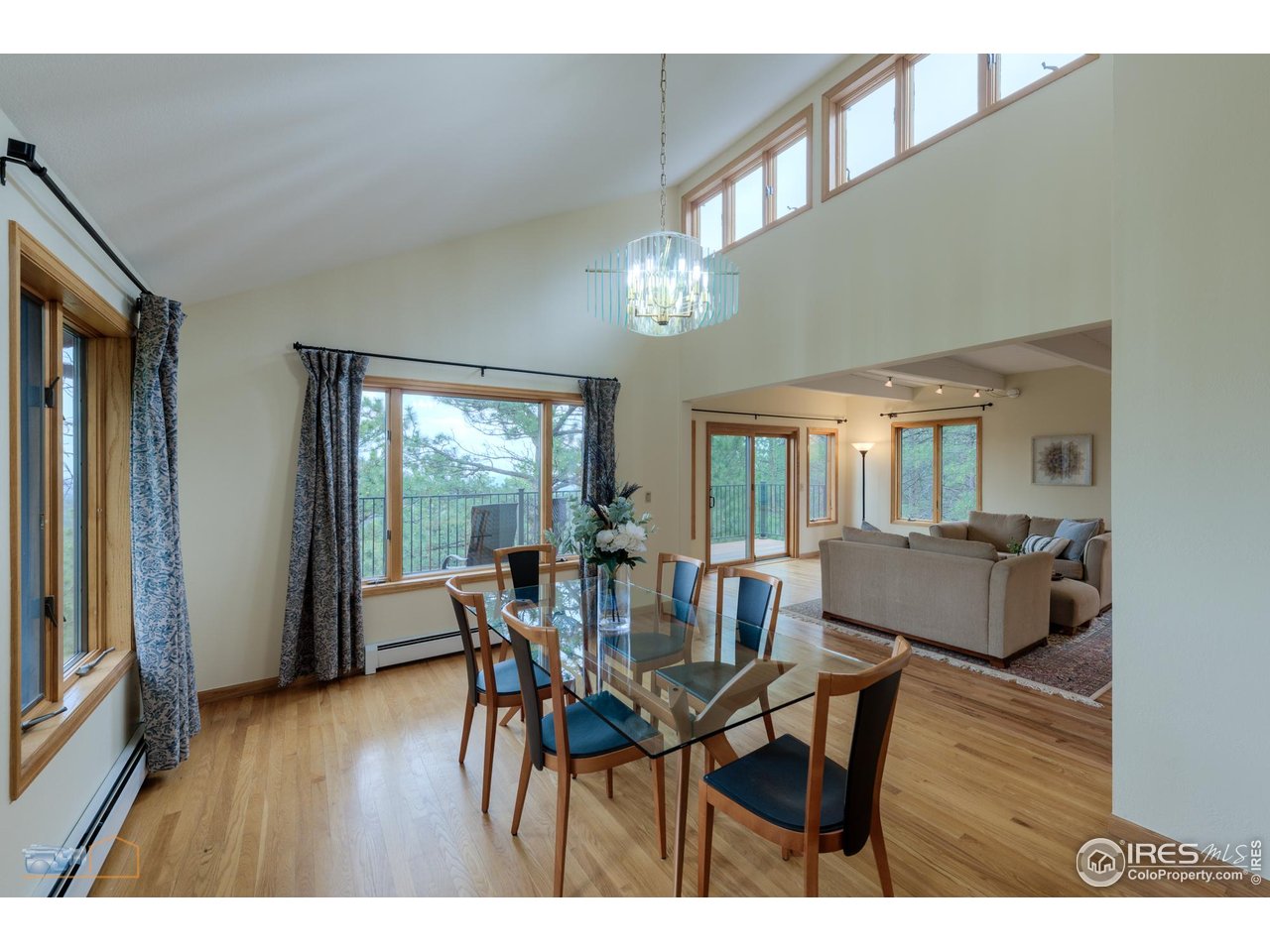 335 Pine Tree Ln