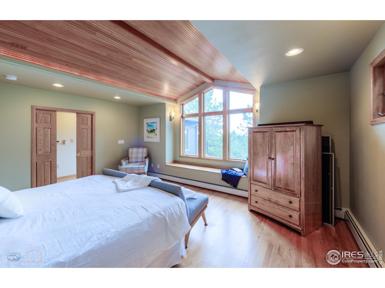 335 Pine Tree Ln