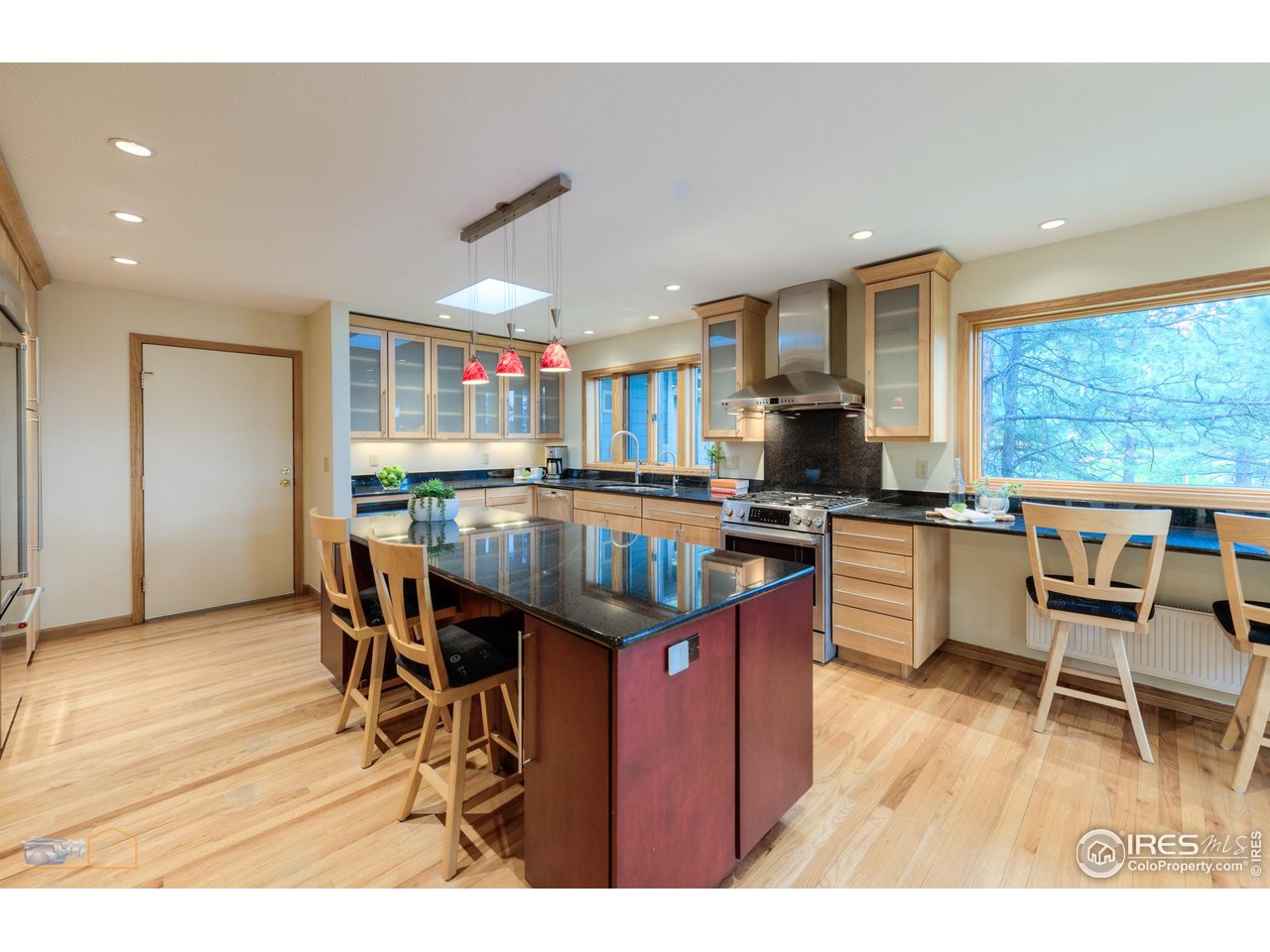 335 Pine Tree Ln