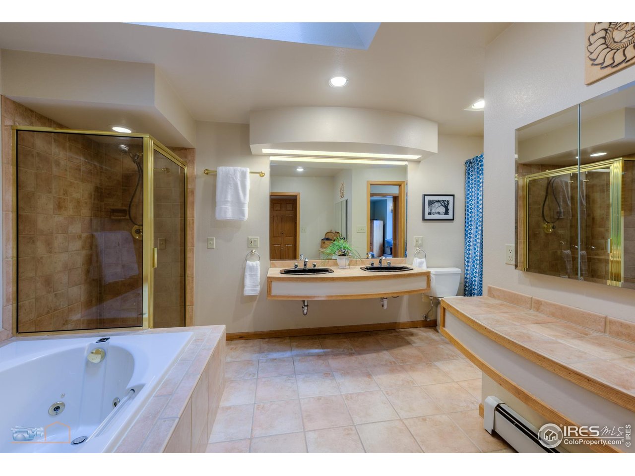 335 Pine Tree Ln