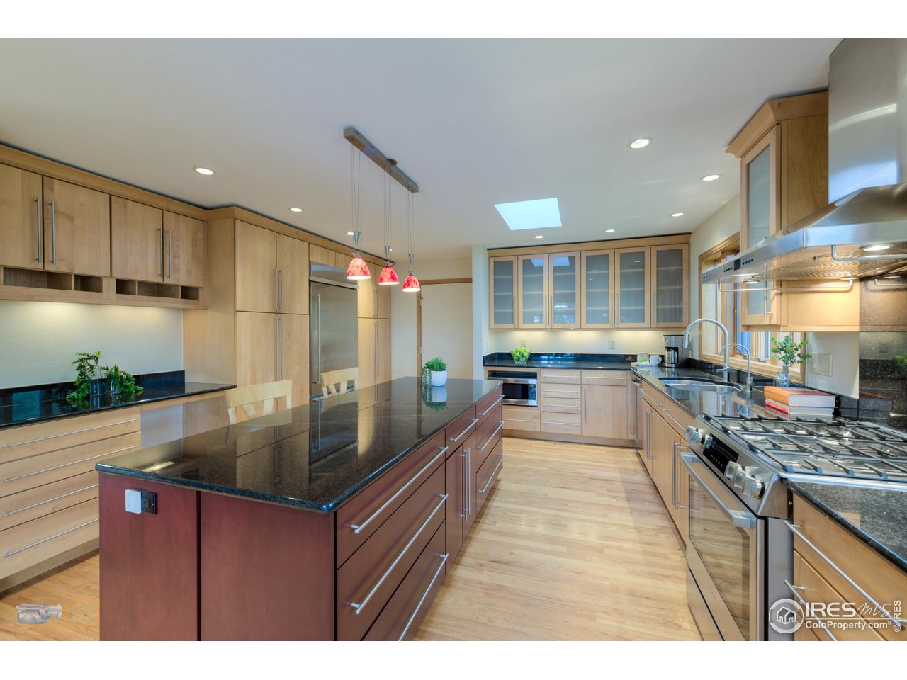 335 Pine Tree Ln