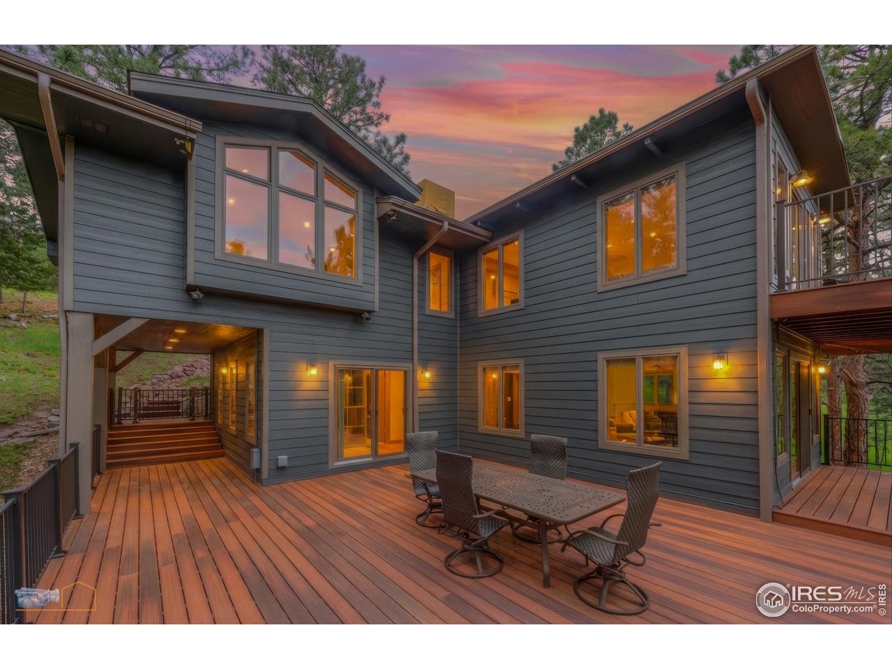 335 Pine Tree Ln