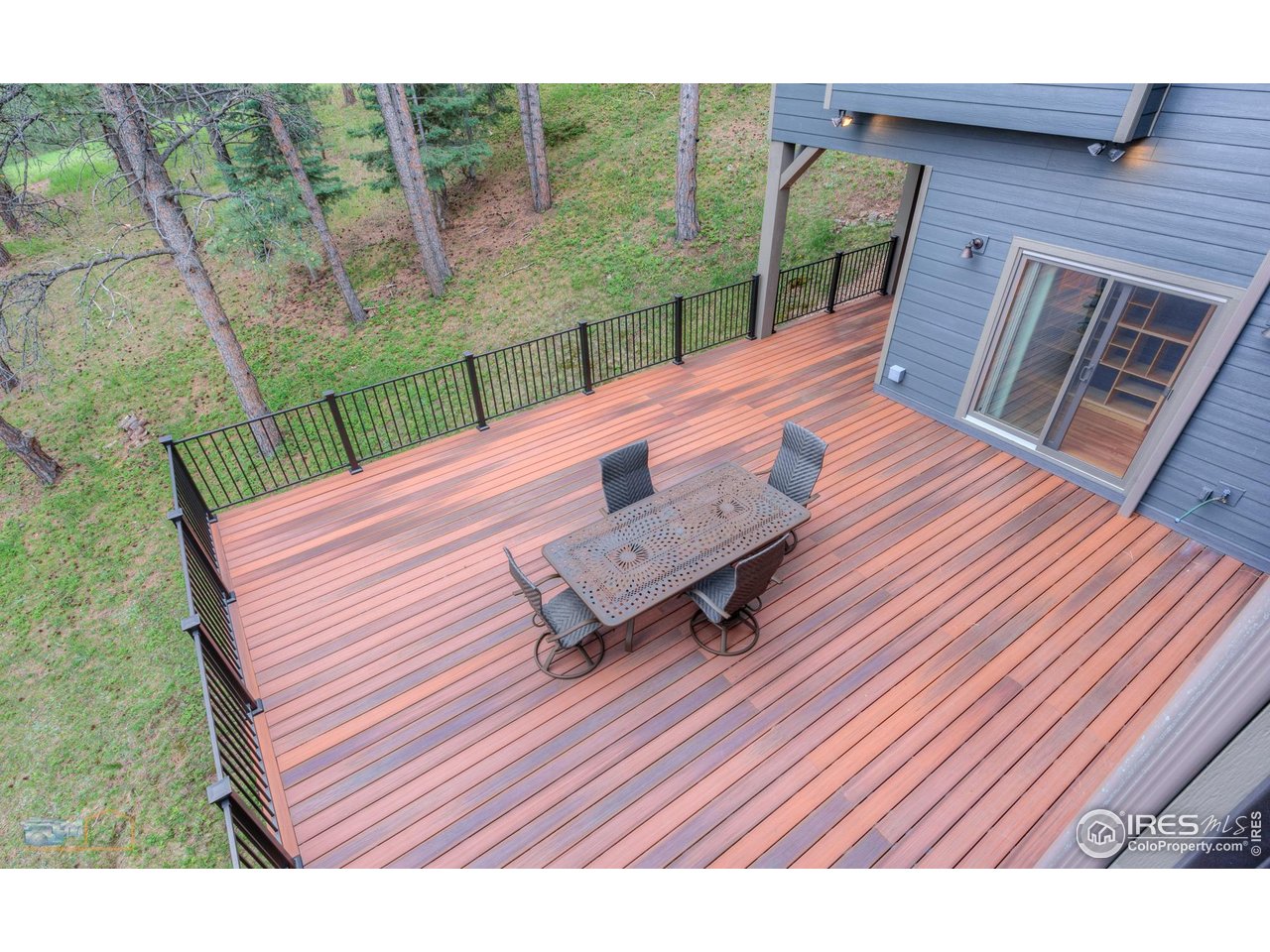 335 Pine Tree Ln