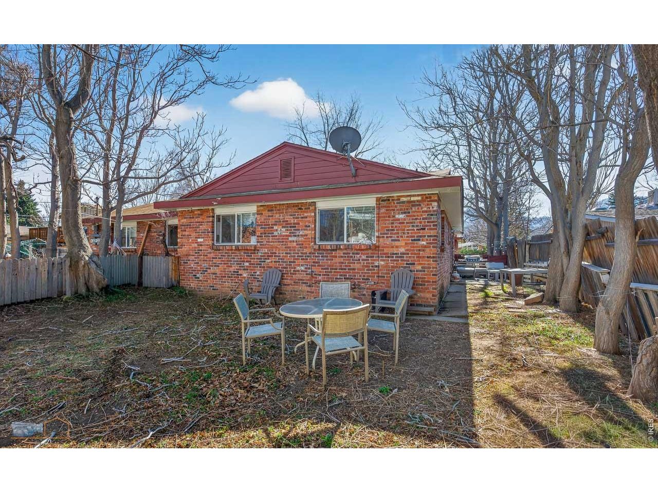 4425 Comanche Dr