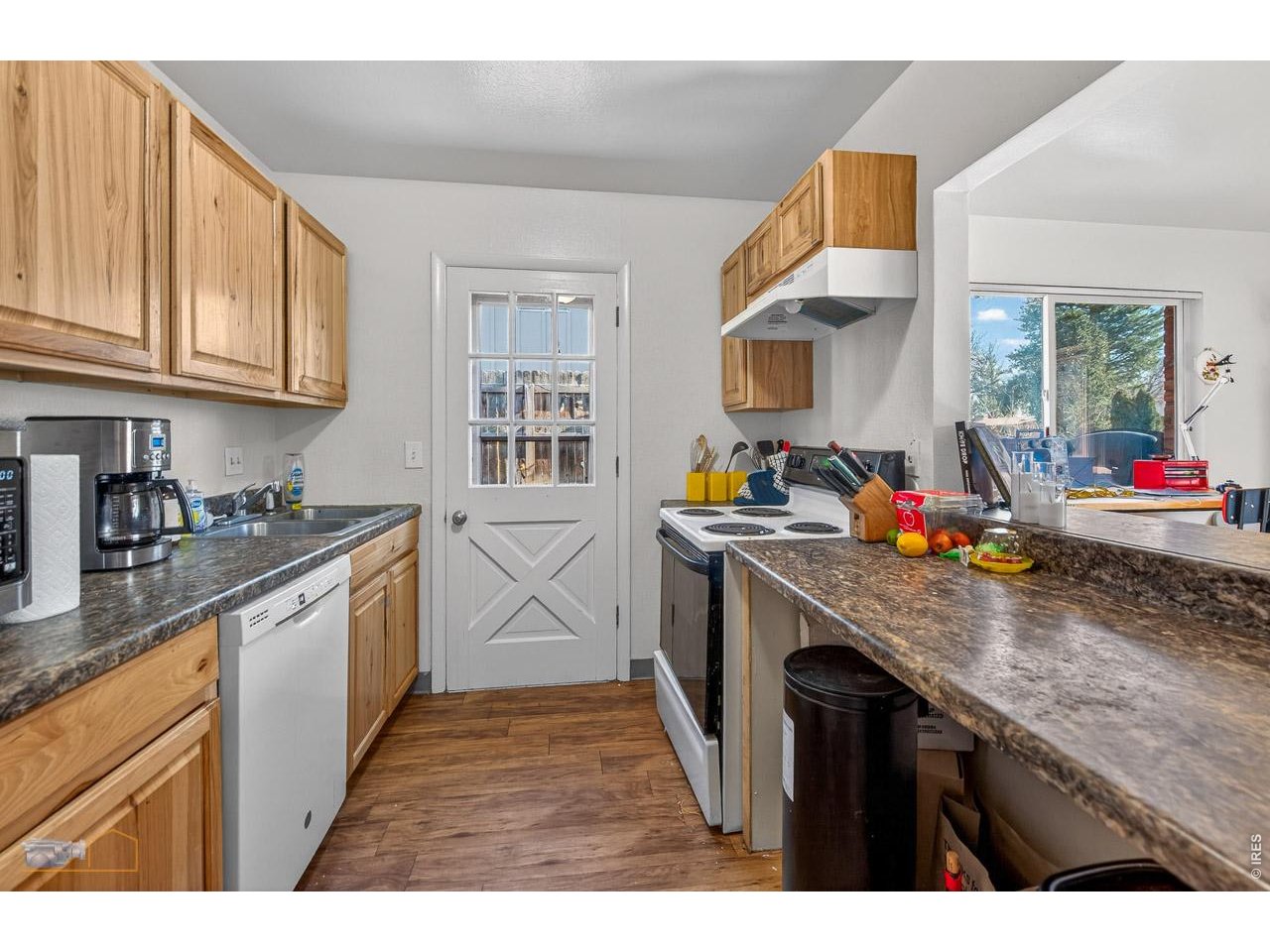4425 Comanche Dr