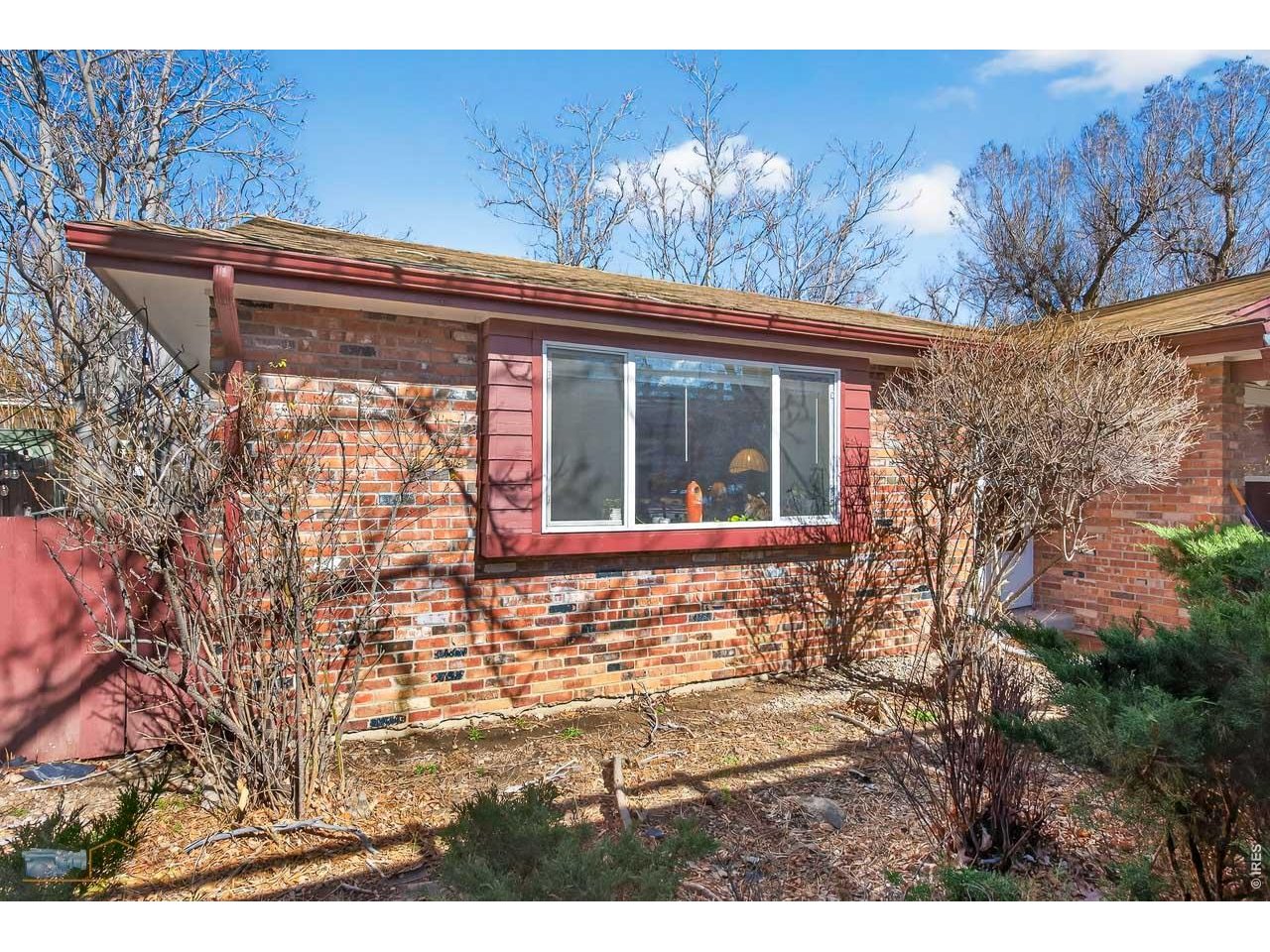 4425 Comanche Dr