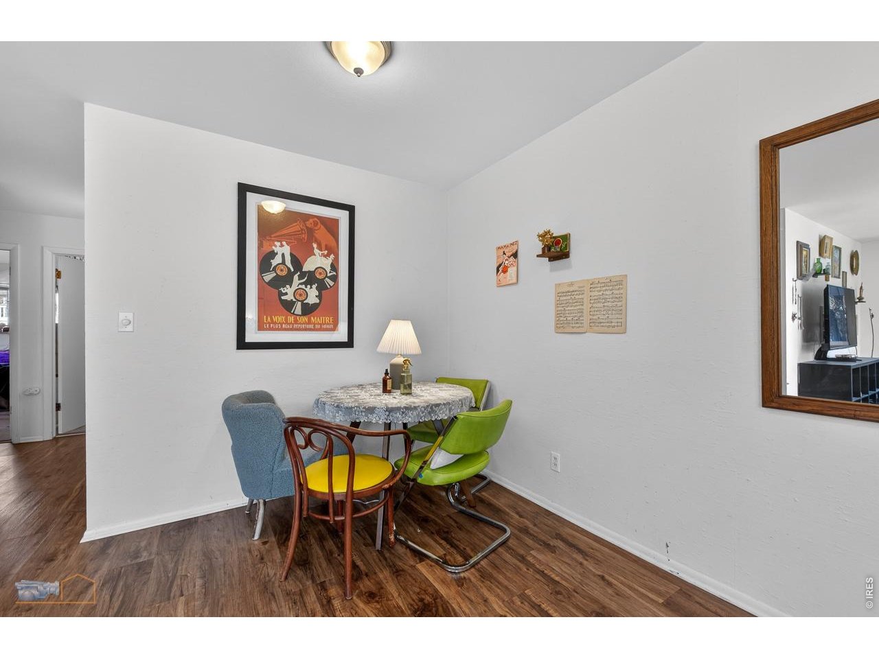 4425 Comanche Dr