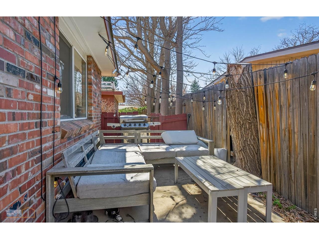 4425 Comanche Dr