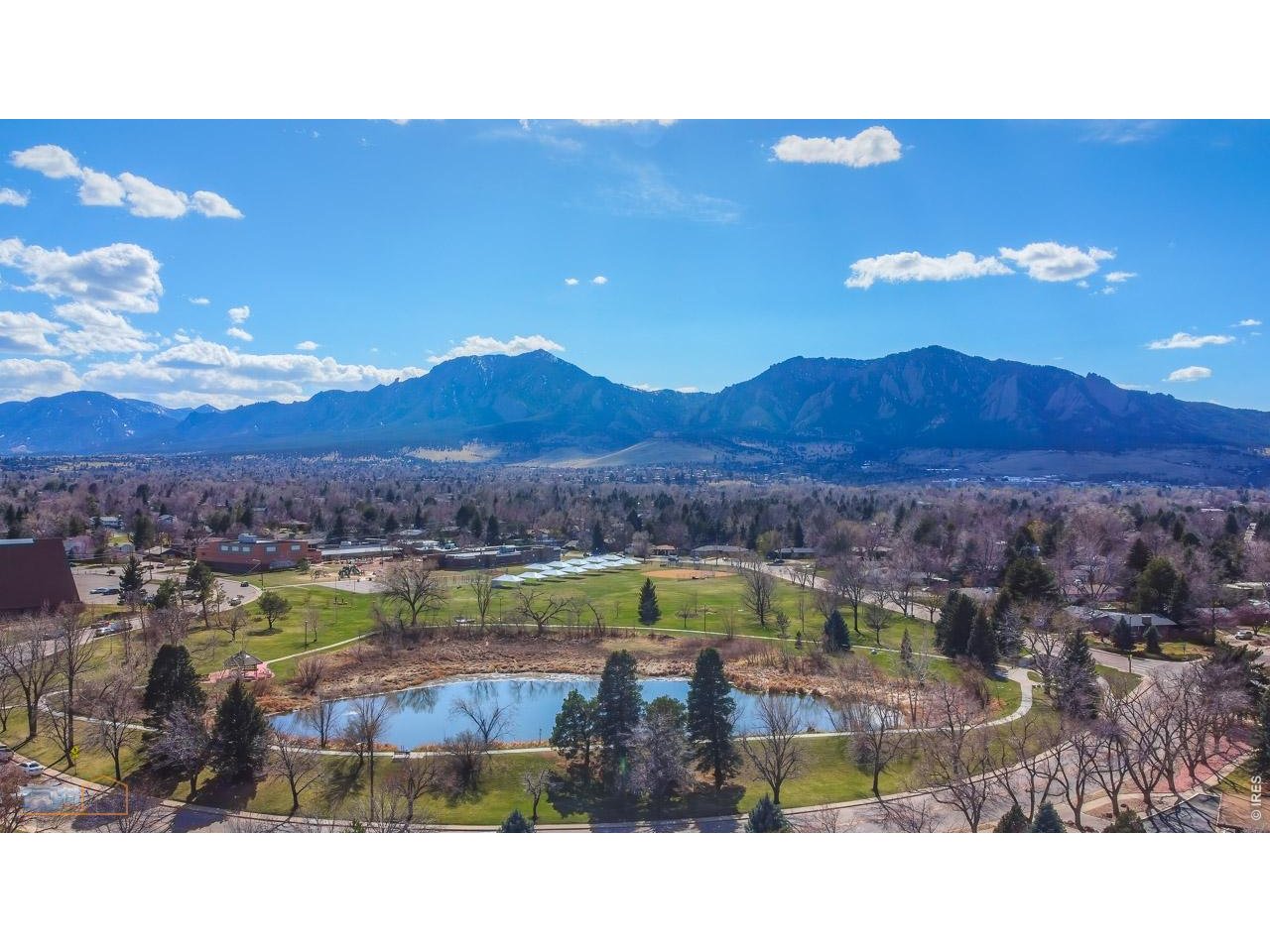 4425 Comanche Dr