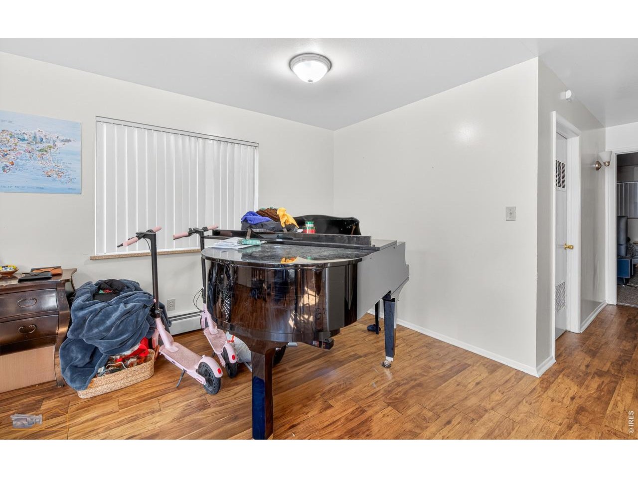 4425 Comanche Dr