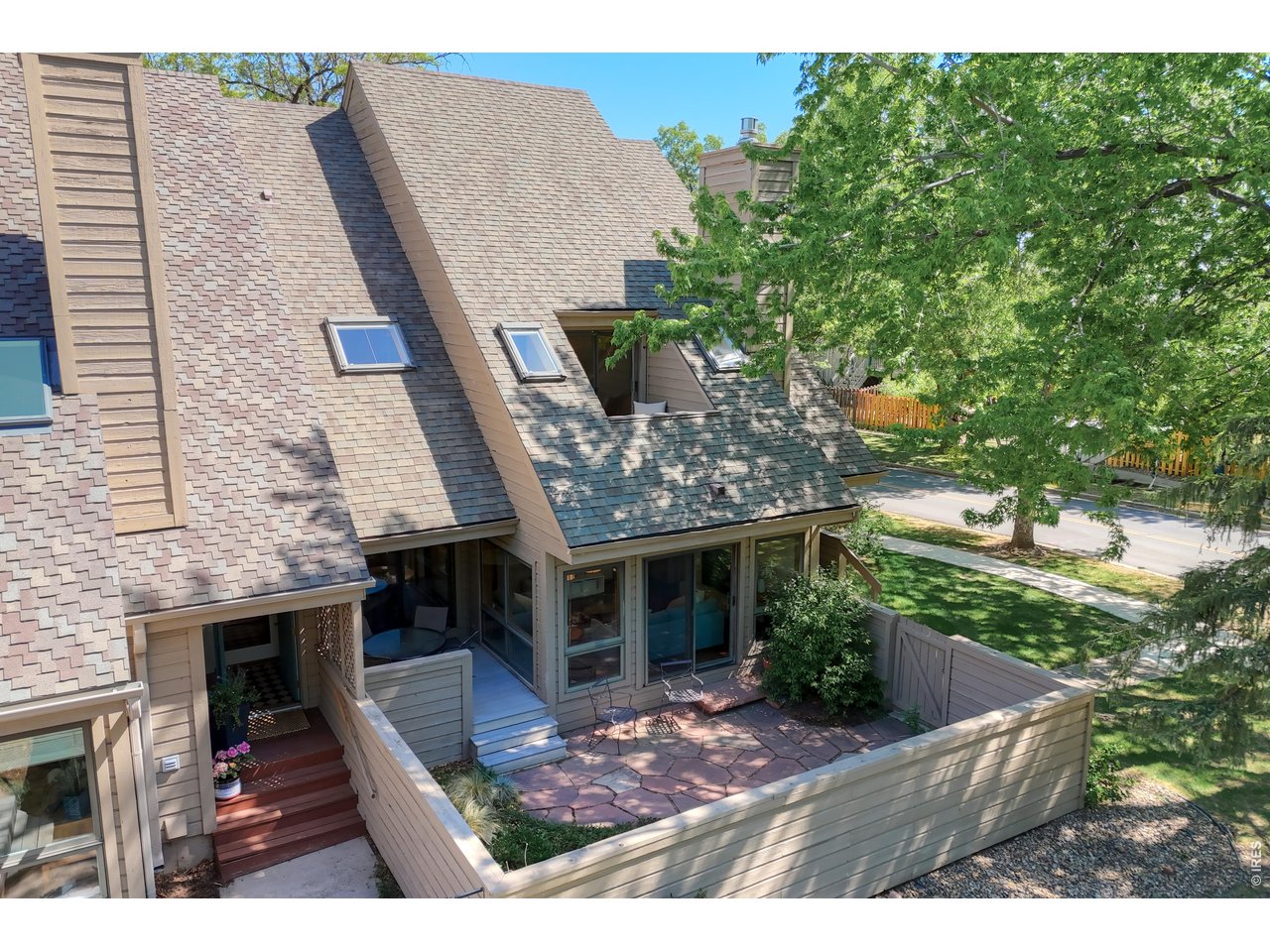 749 Meadow Glen Dr