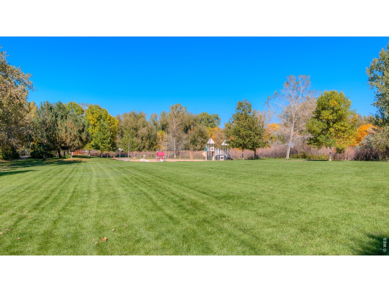 749 Meadow Glen Dr